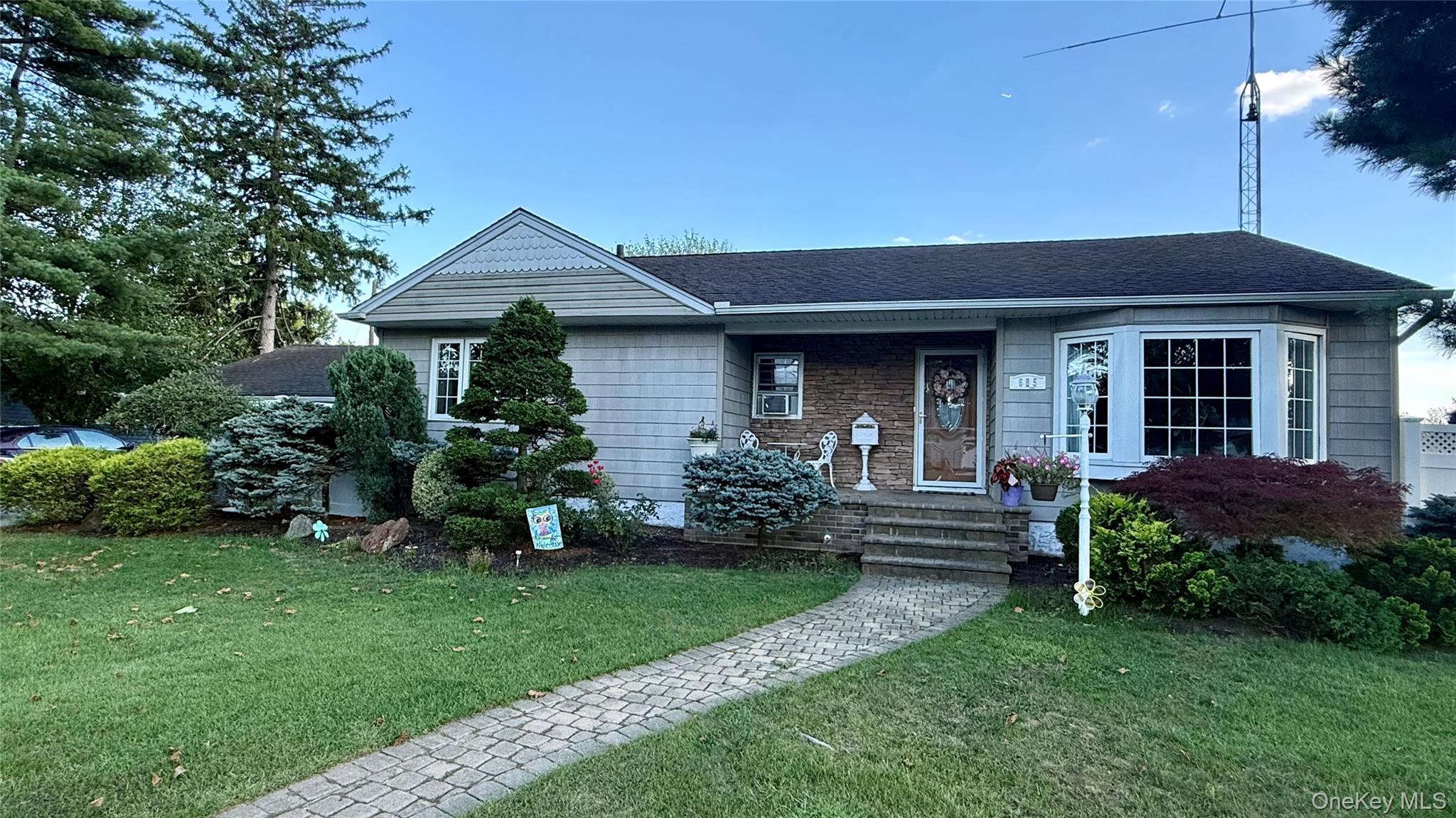 Photo 1 of Single family home for sale at 685 Seabury Ave, Hempstead, NY 11010 | MLS# 1013966 | Listing updated on 2026-09-04
