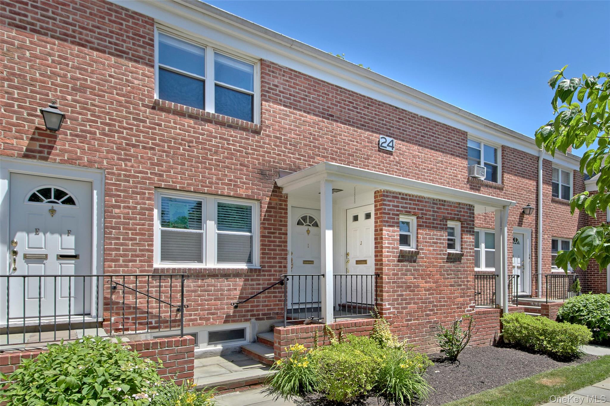 Homes for sale in Rye City, NY | 24 Wappanocca Ave #J, Rye City, NY 10580 | MLS# 1014135