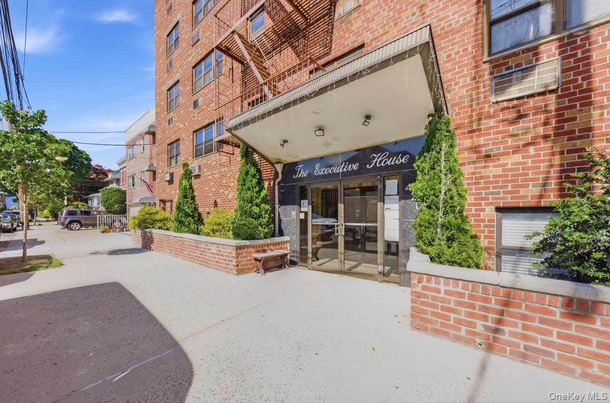 Homes for sale in New York, NY | 4200 Herkimer Pl, New York, NY 11238