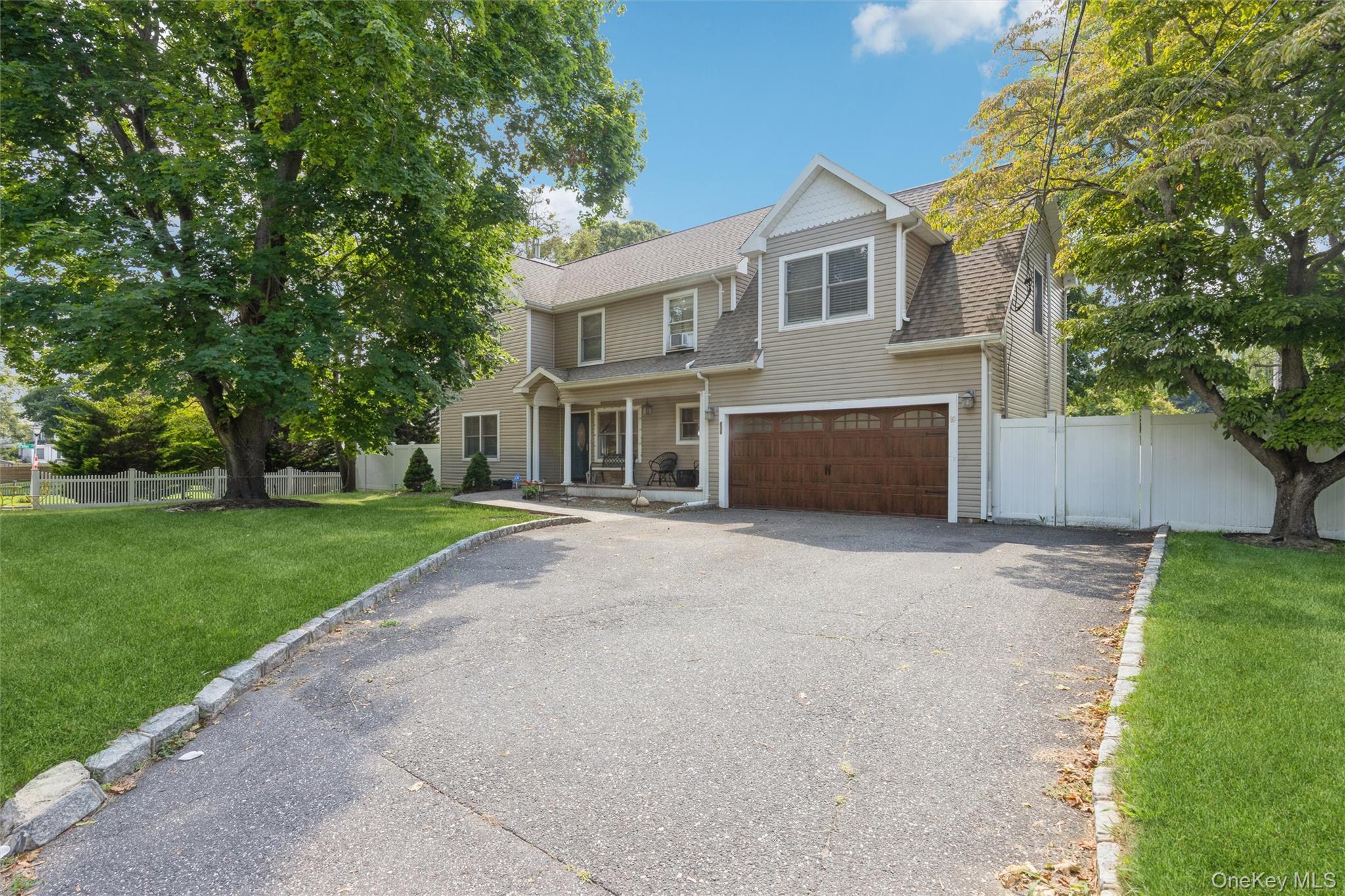 5th image of 136 Mills Pond Rd, Smithtown, NY 11780 | MLS# 1014293