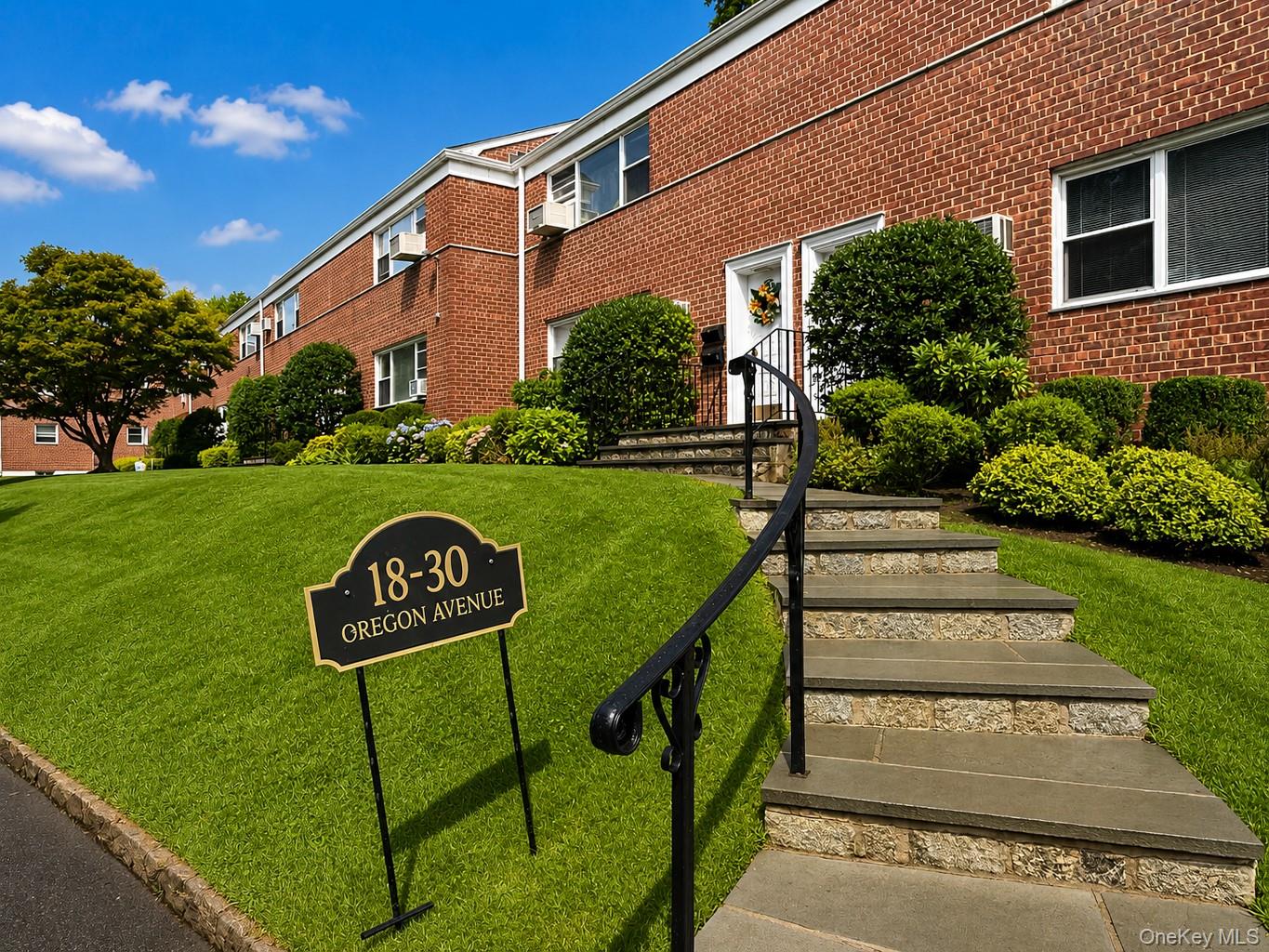 3rd image of 28 Oregon Ave, Eastchester, NY 10708