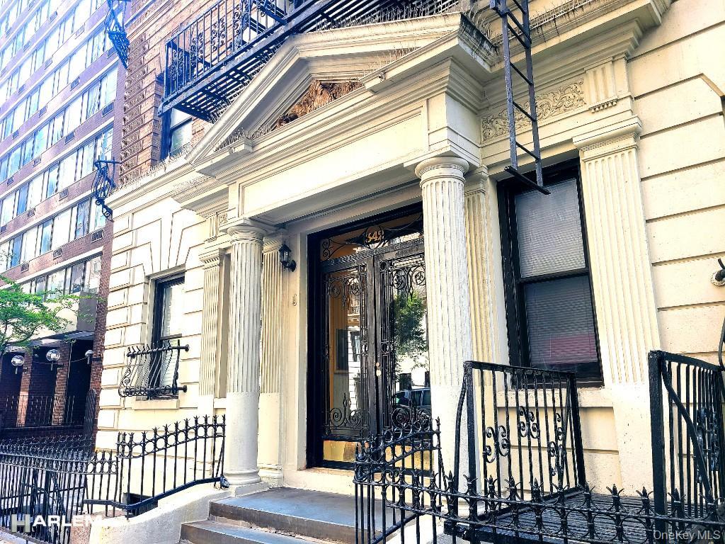 Homes for sale in New York, NY | 342 W 56Th St, New York, NY 10019
