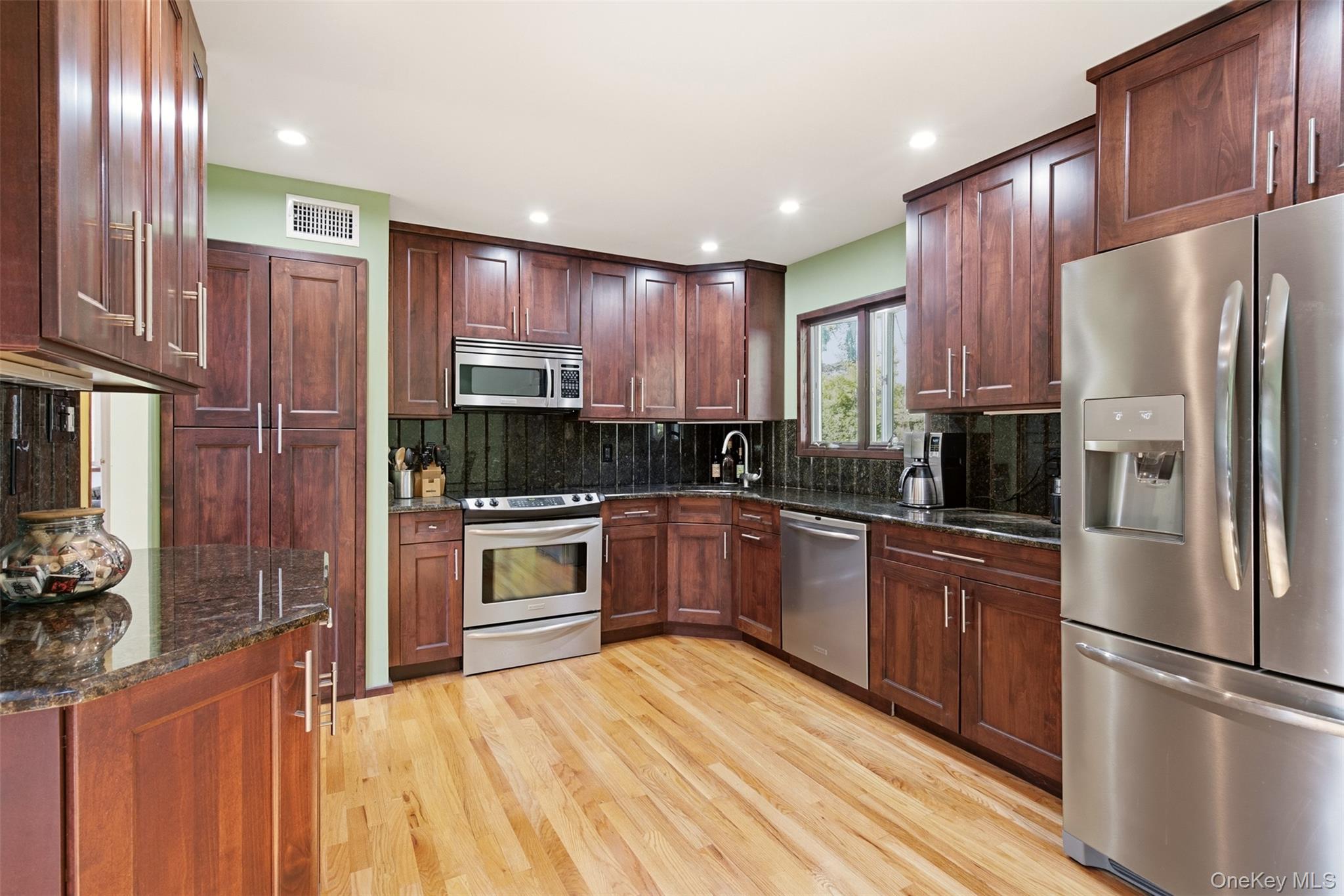 5th image of 29 Vineyard Rd, Huntington, NY 11743 | MLS# 1014899