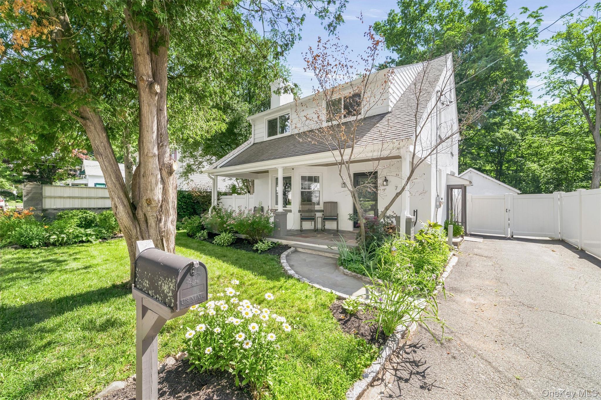 2nd image of 7 Brook Pl, Ossining, NY 10562 | MLS# 1015069