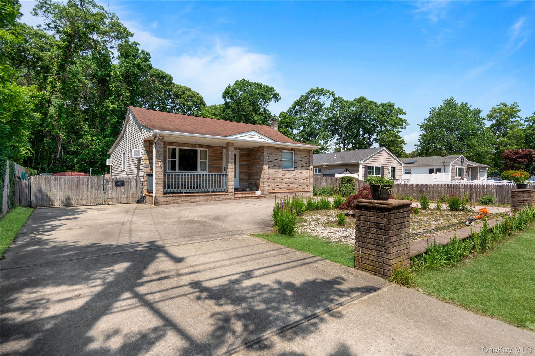 4th image of 32 Juniper Ave, Patchogue, NY 11772 | MLS# 1015172