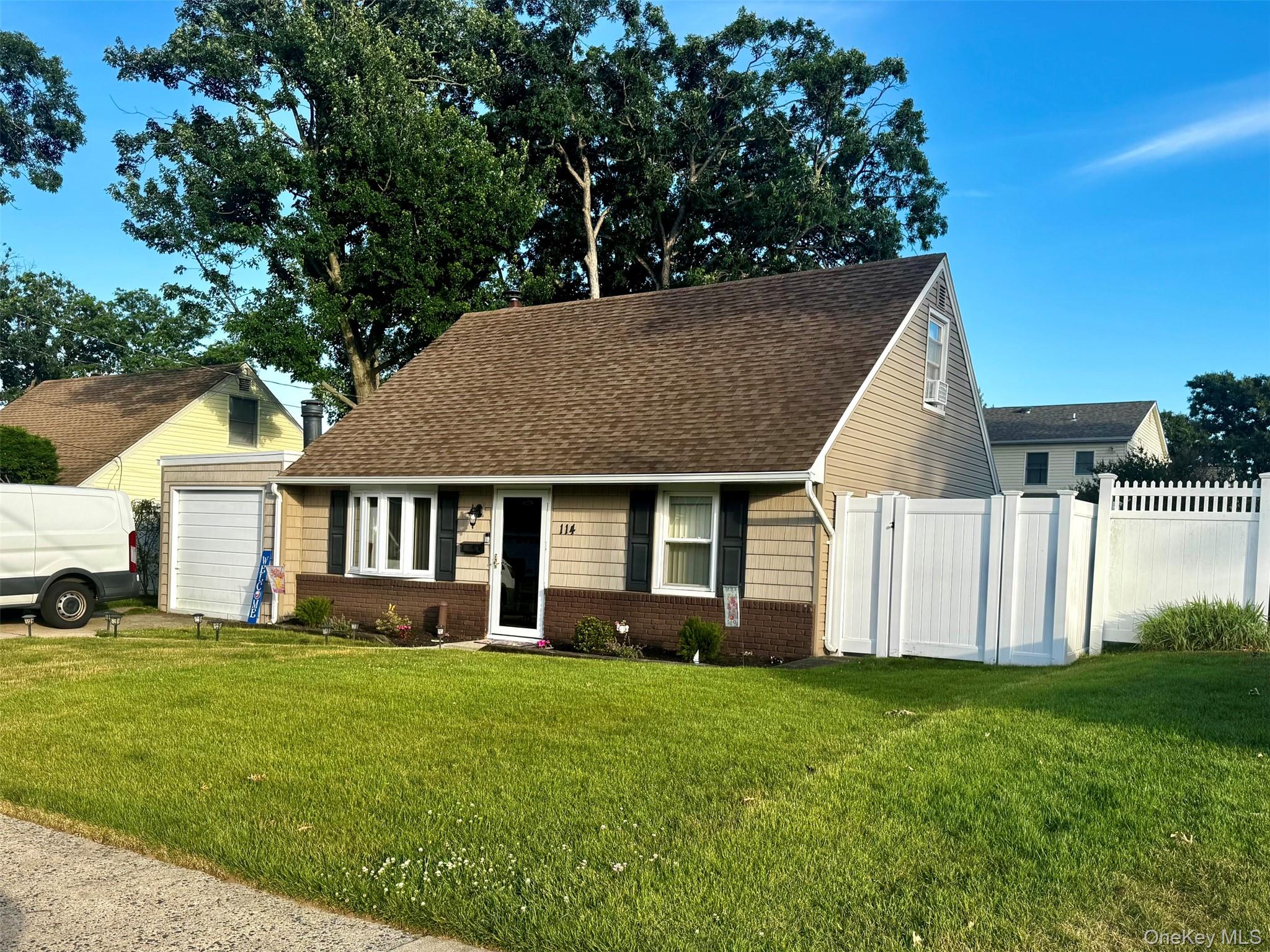 2nd image of 114 Boston Ave, Oyster Bay, NY 11758 | MLS# 1015225
