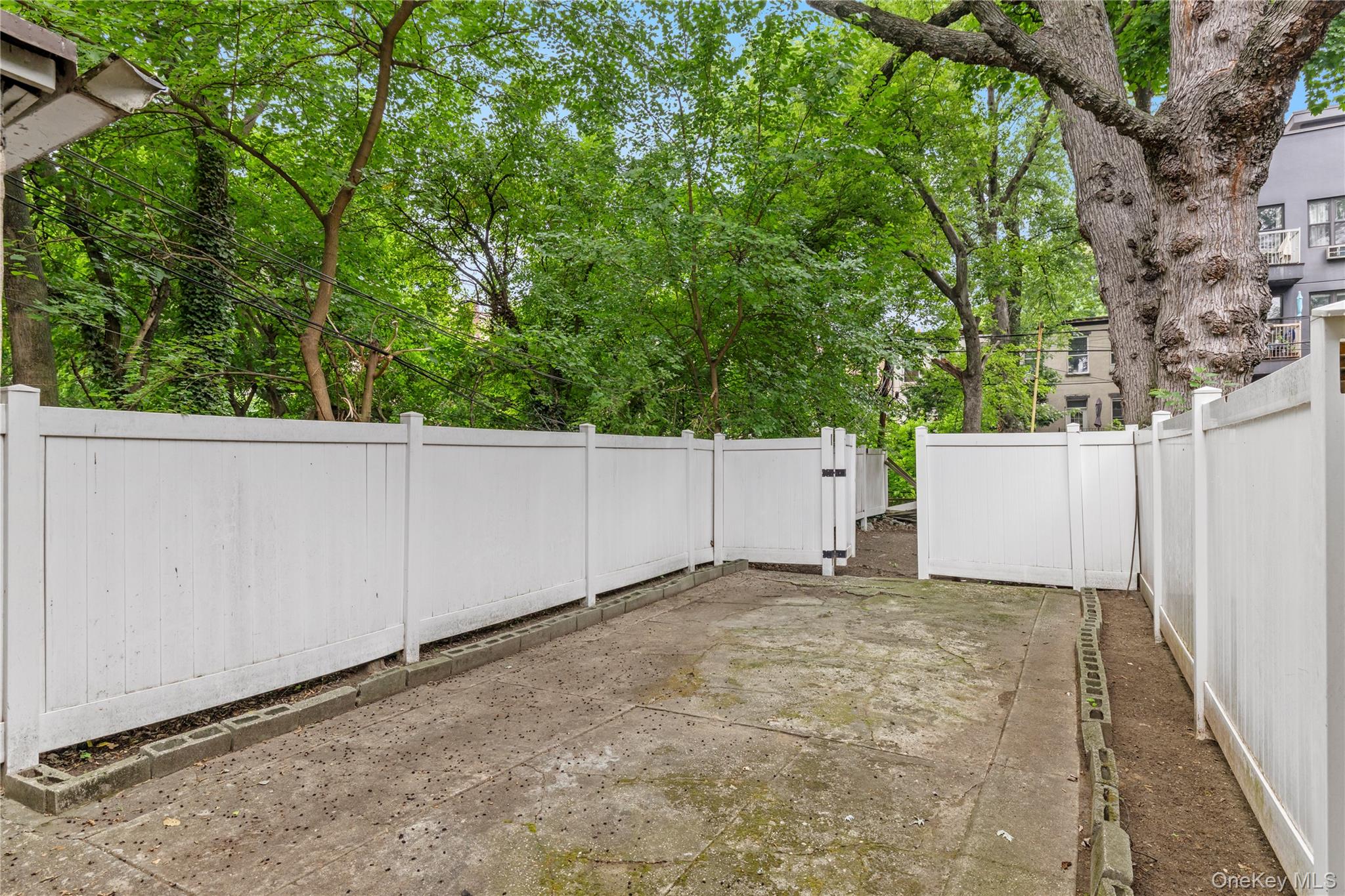 4th image of 695 Park Pl, Brooklyn, NY 11216 | MLS# 1015388