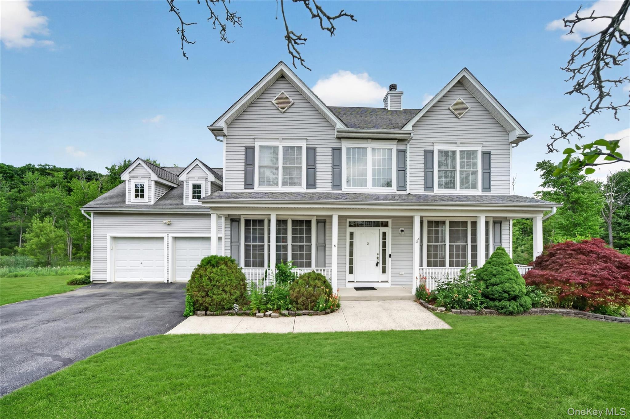 Photo 2 of Single family home for sale at 5 Oldwyck Crescent, Highland Mills, NY 10930 | MLS# 1015588 | Listing updated on 2026-09-01