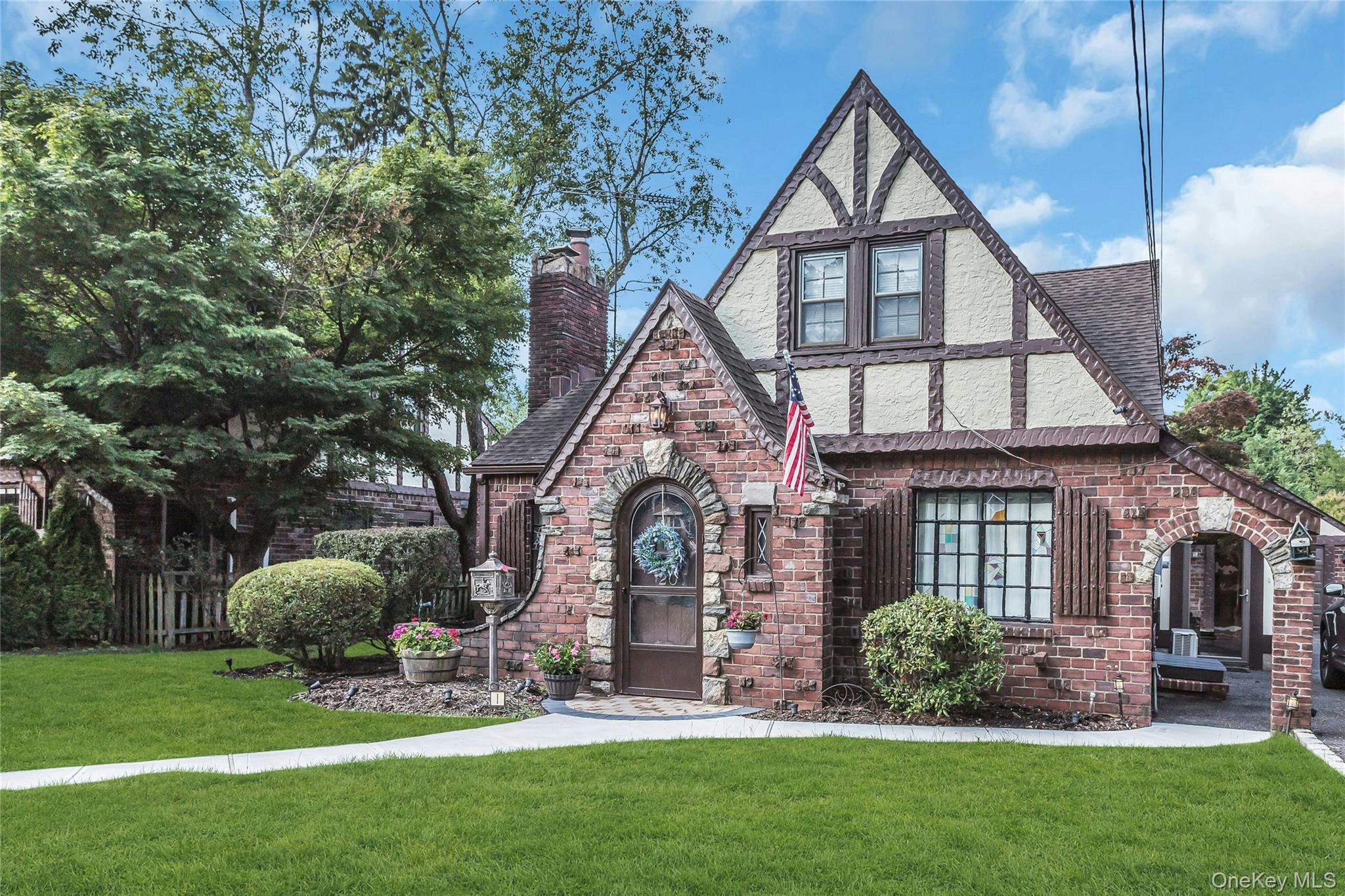2nd image of 20 Voorhees Pl, Hempstead, NY 11565 | MLS# 1015692