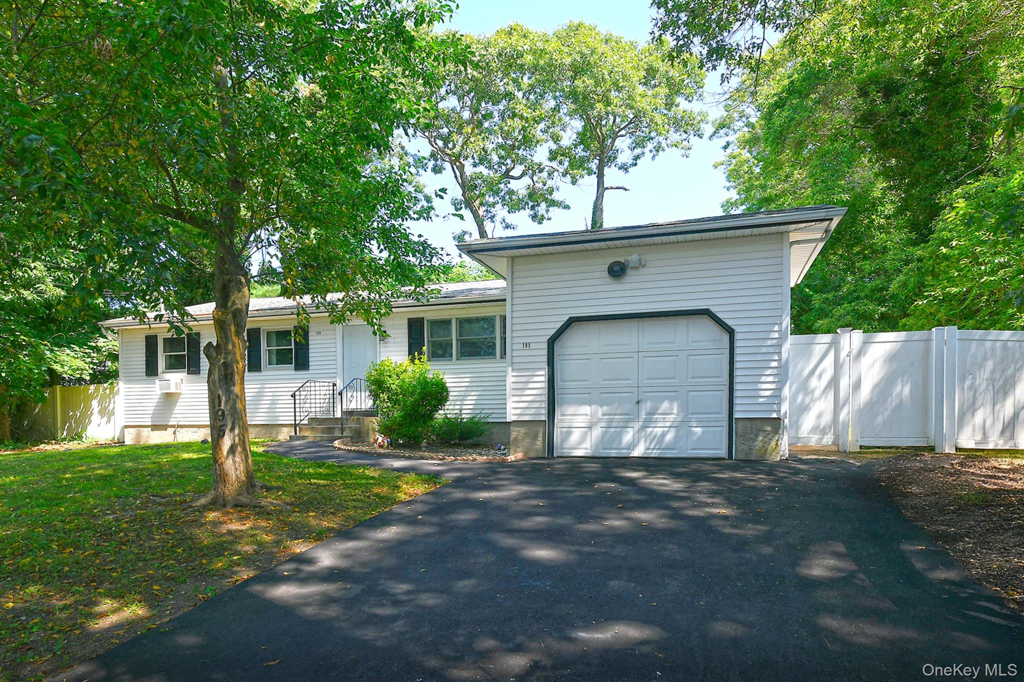 2nd image of 195 Mohawk St, Islip, NY 11779 | MLS# 1016010