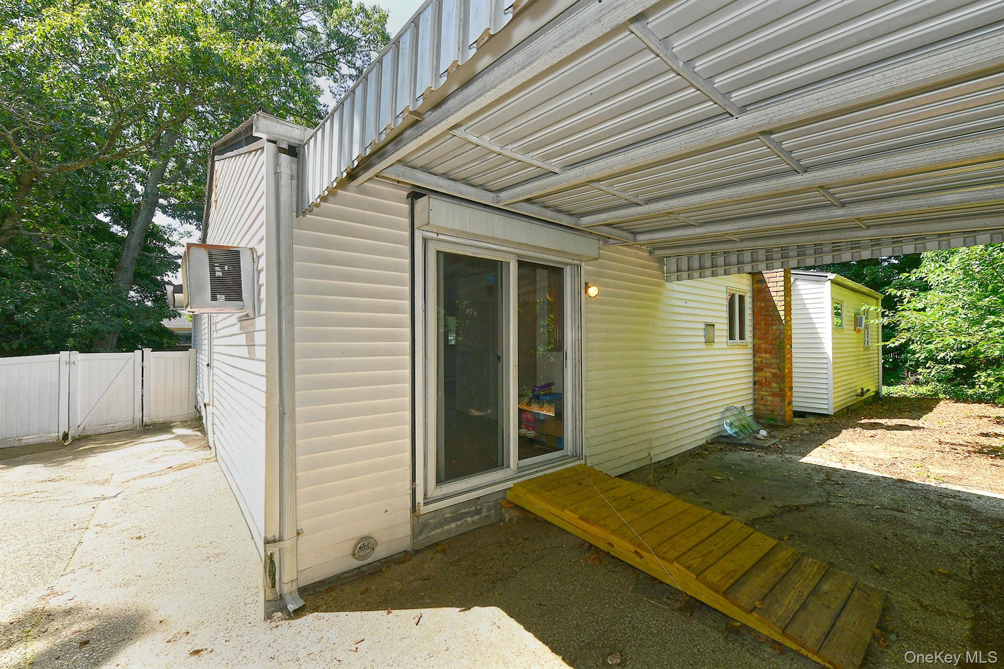 17th image of 195 Mohawk St, Islip, NY 11779 | MLS# 1016010