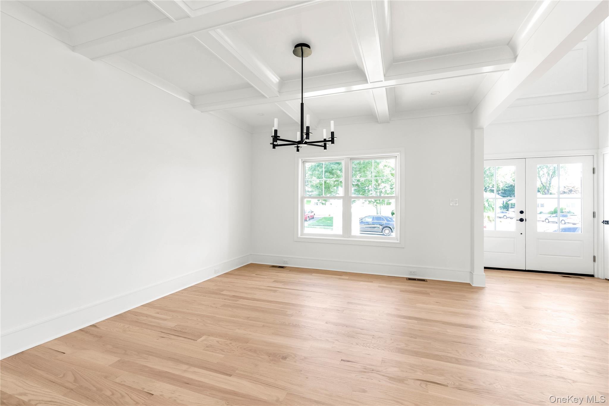 5th image of 23 Garden Cir, Oyster Bay, NY 11791 | MLS# 1016366