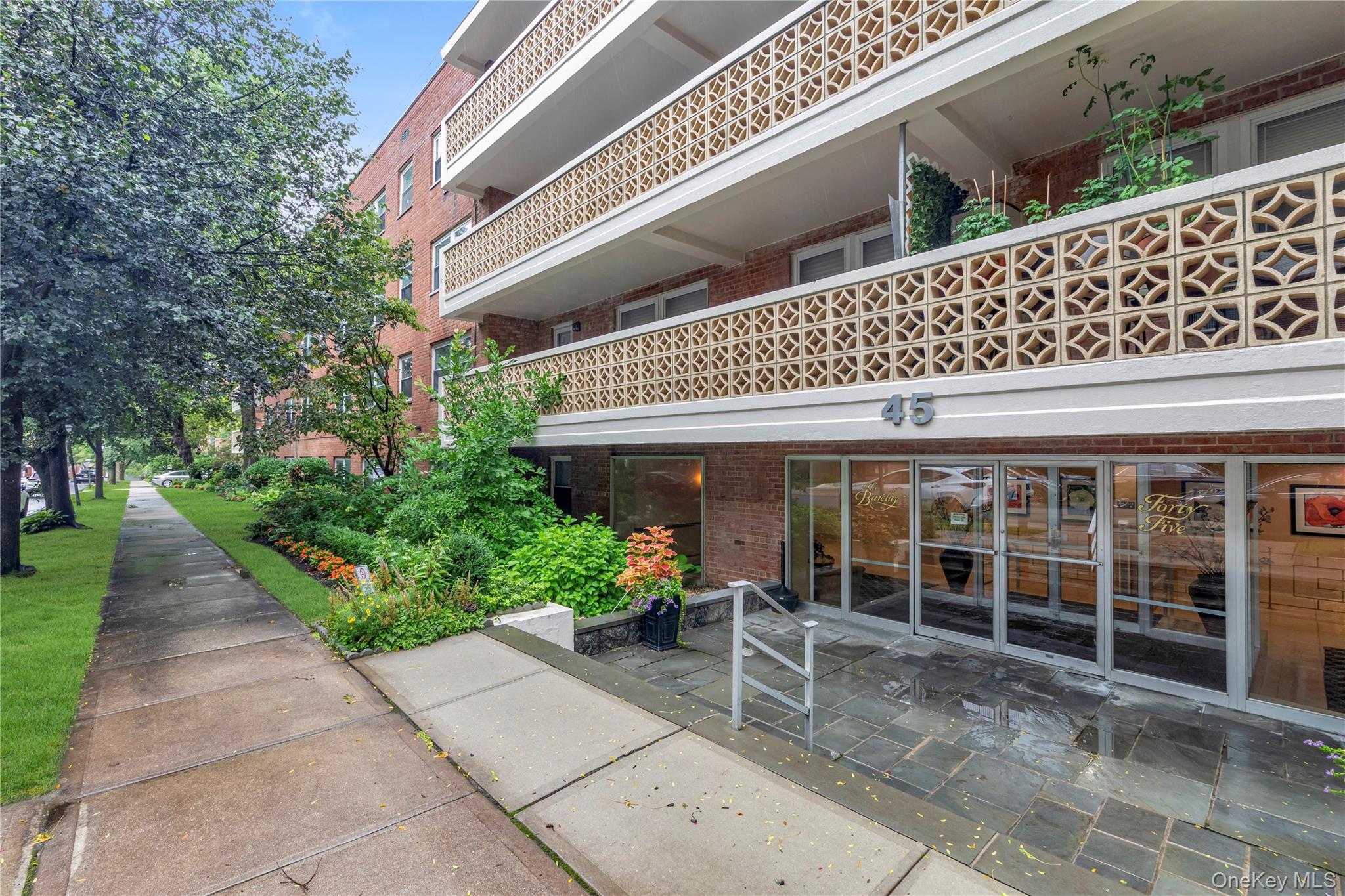 1st image of 45 Hill Park Ave #3D, North Hempstead, NY 11021 | MLS# 1016466