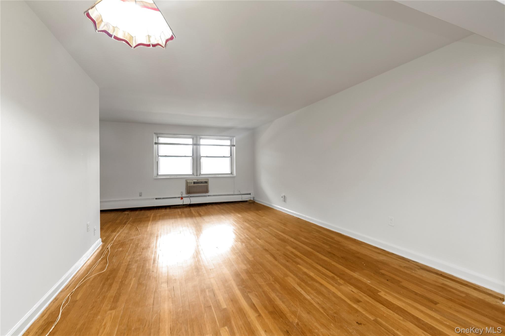 5th image of 45 Hill Park Ave #3D, North Hempstead, NY 11021 | MLS# 1016466