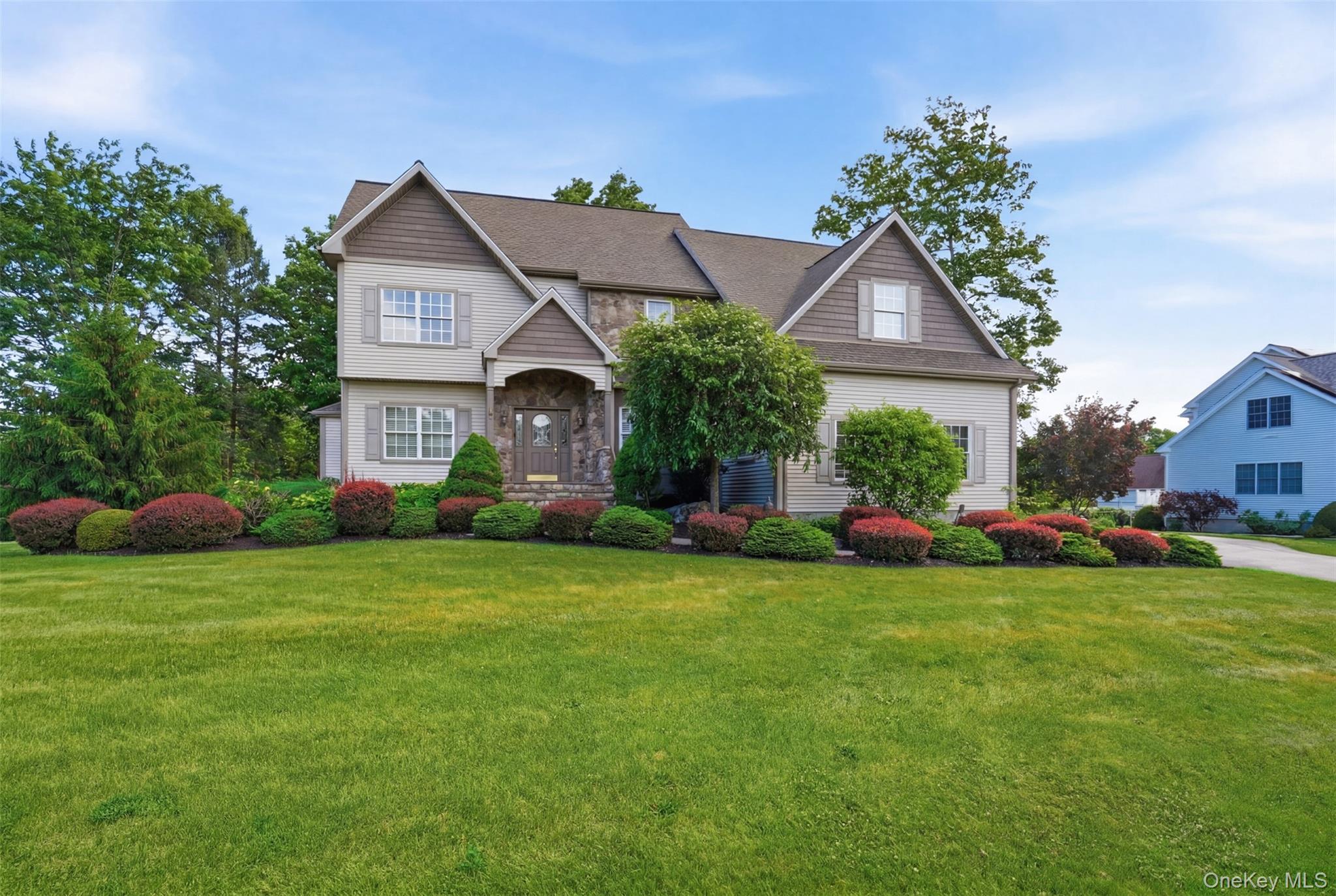2nd image of 5 Albertanna Ct, East Fishkill, NY 12533 | MLS# 1016585