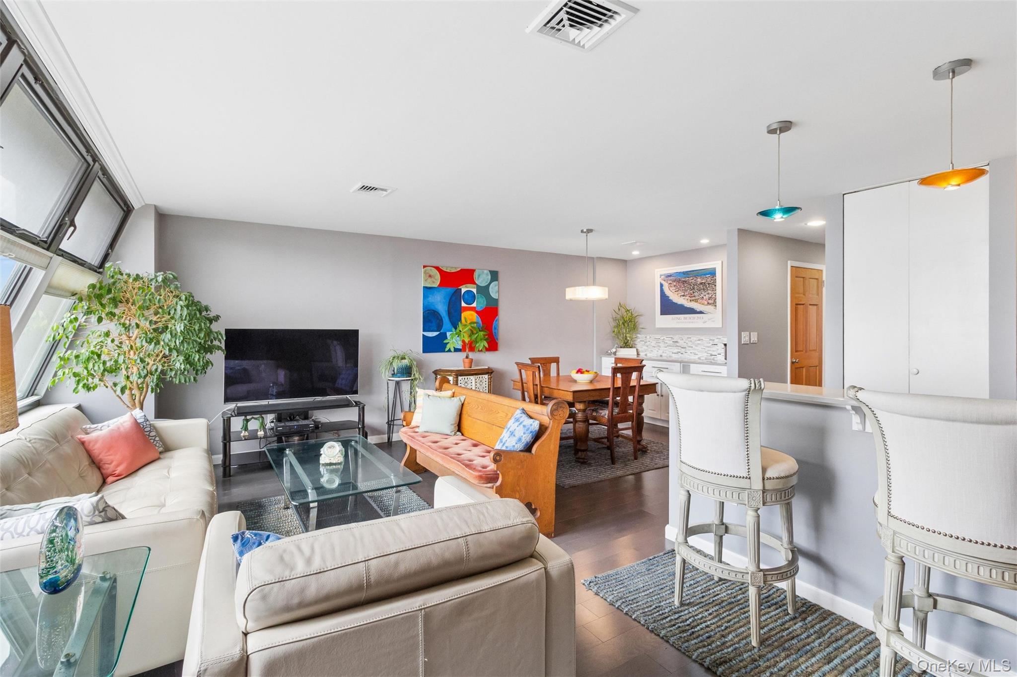 5th image of 545a W Broadway, Long Beach, NY 11561