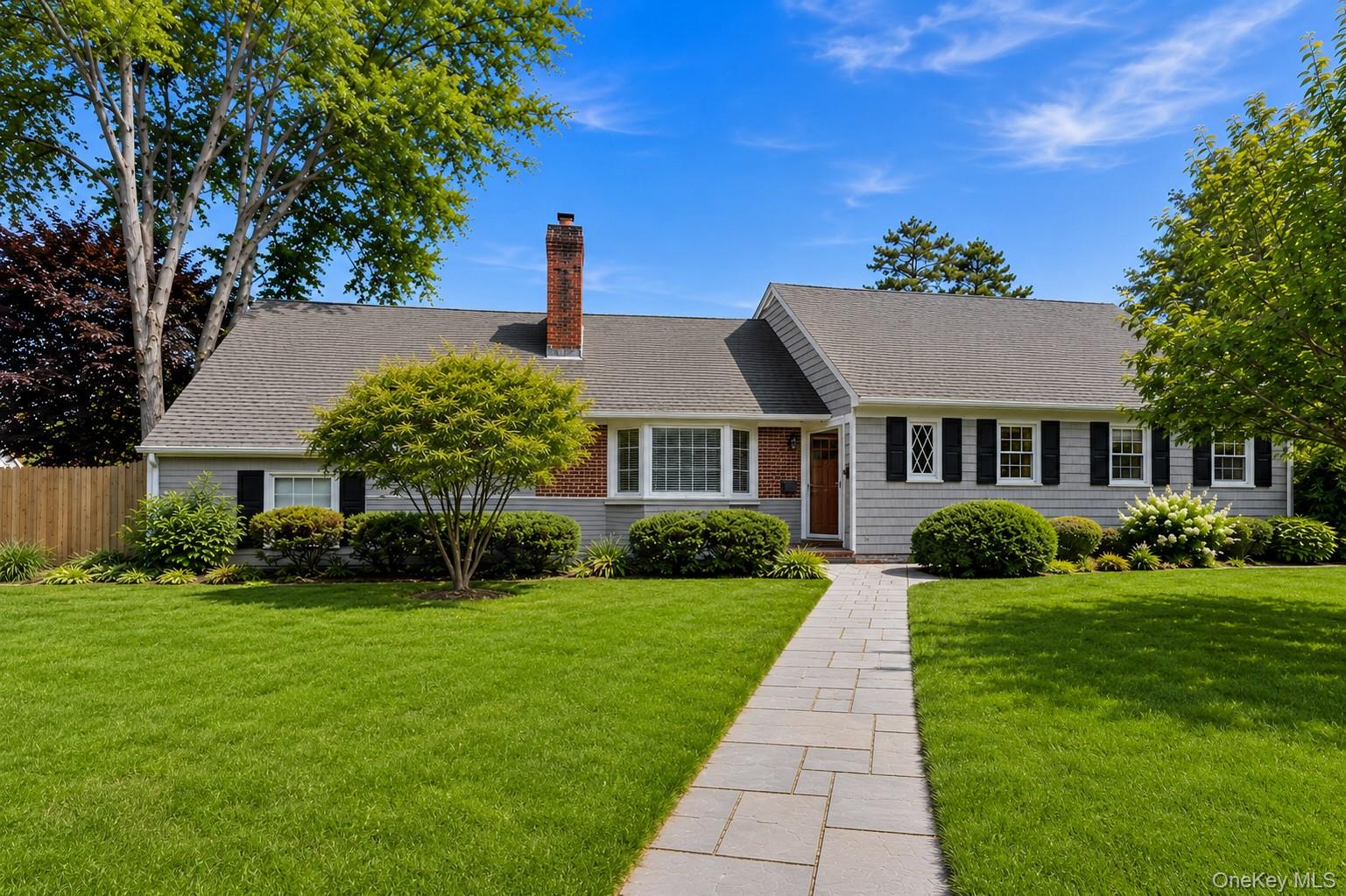 1st image of 5 Arrowhead Pl, Huntington, NY 11743 | MLS# 1017050