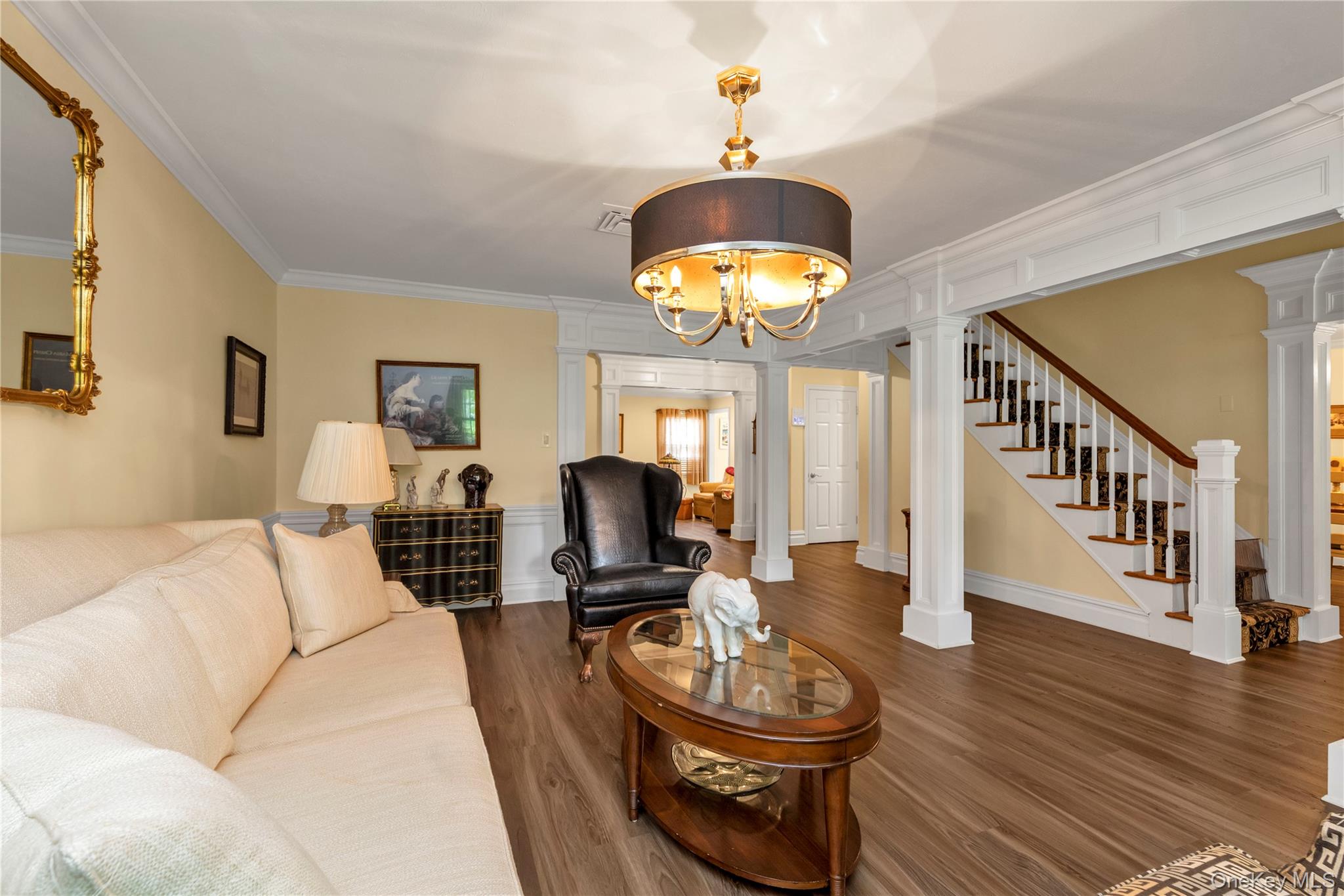 3rd image of 2 Sandpiper Ln, Huntington, NY 11768 | MLS# 1017135