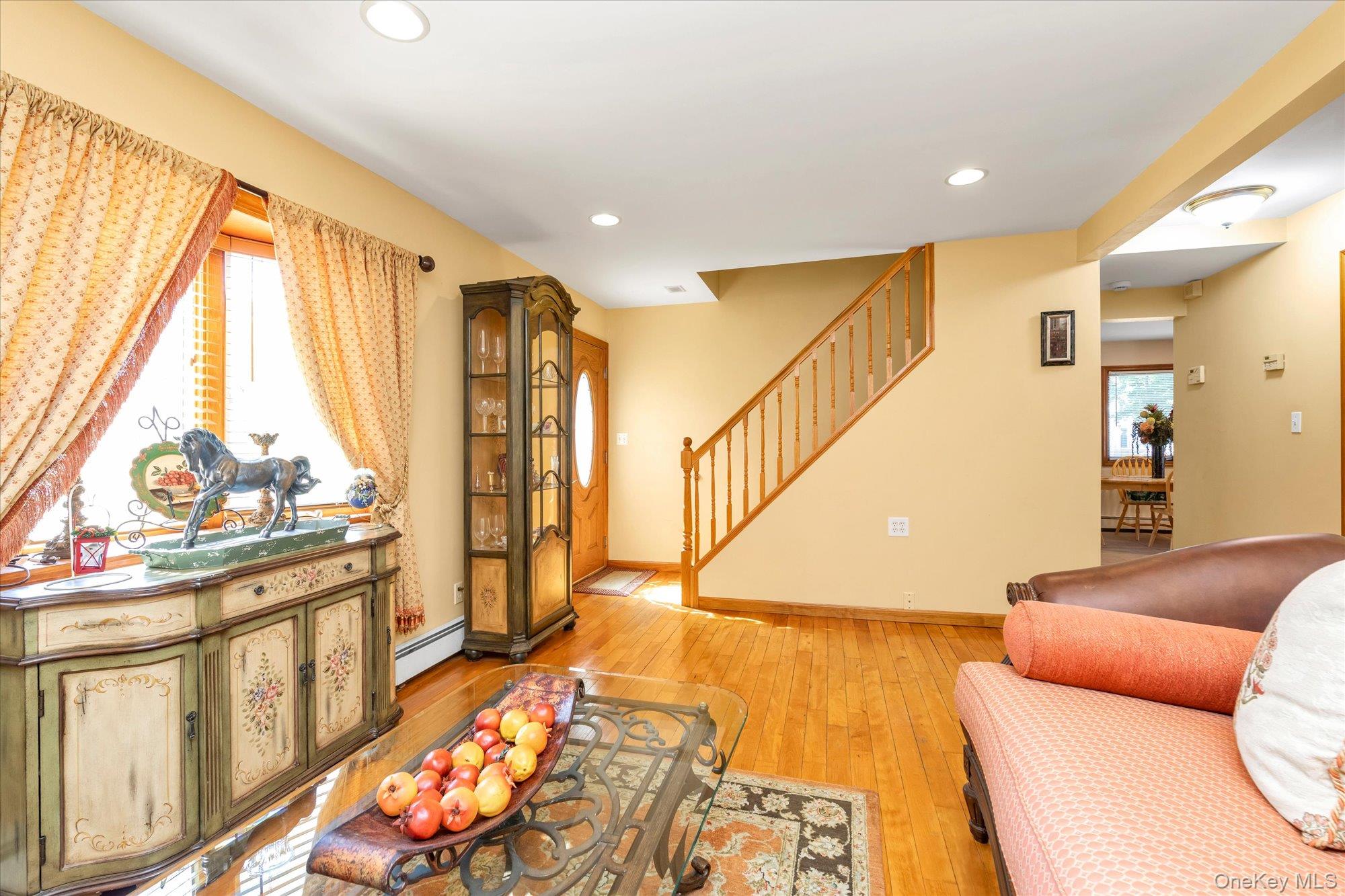 2nd image of 2 East Ct, Oyster Bay, NY 11714 | MLS# 1017191