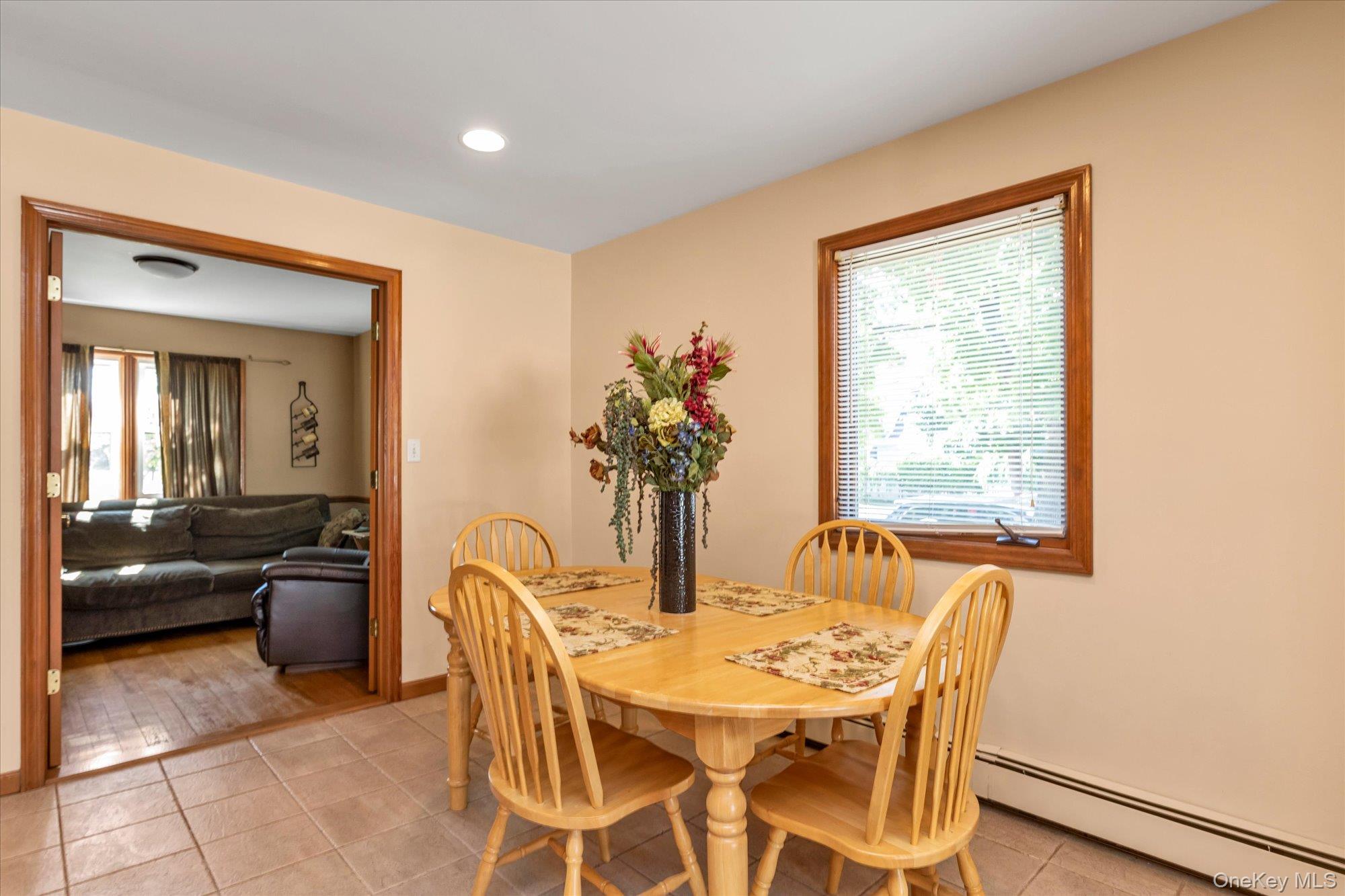 5th image of 2 East Ct, Oyster Bay, NY 11714 | MLS# 1017191