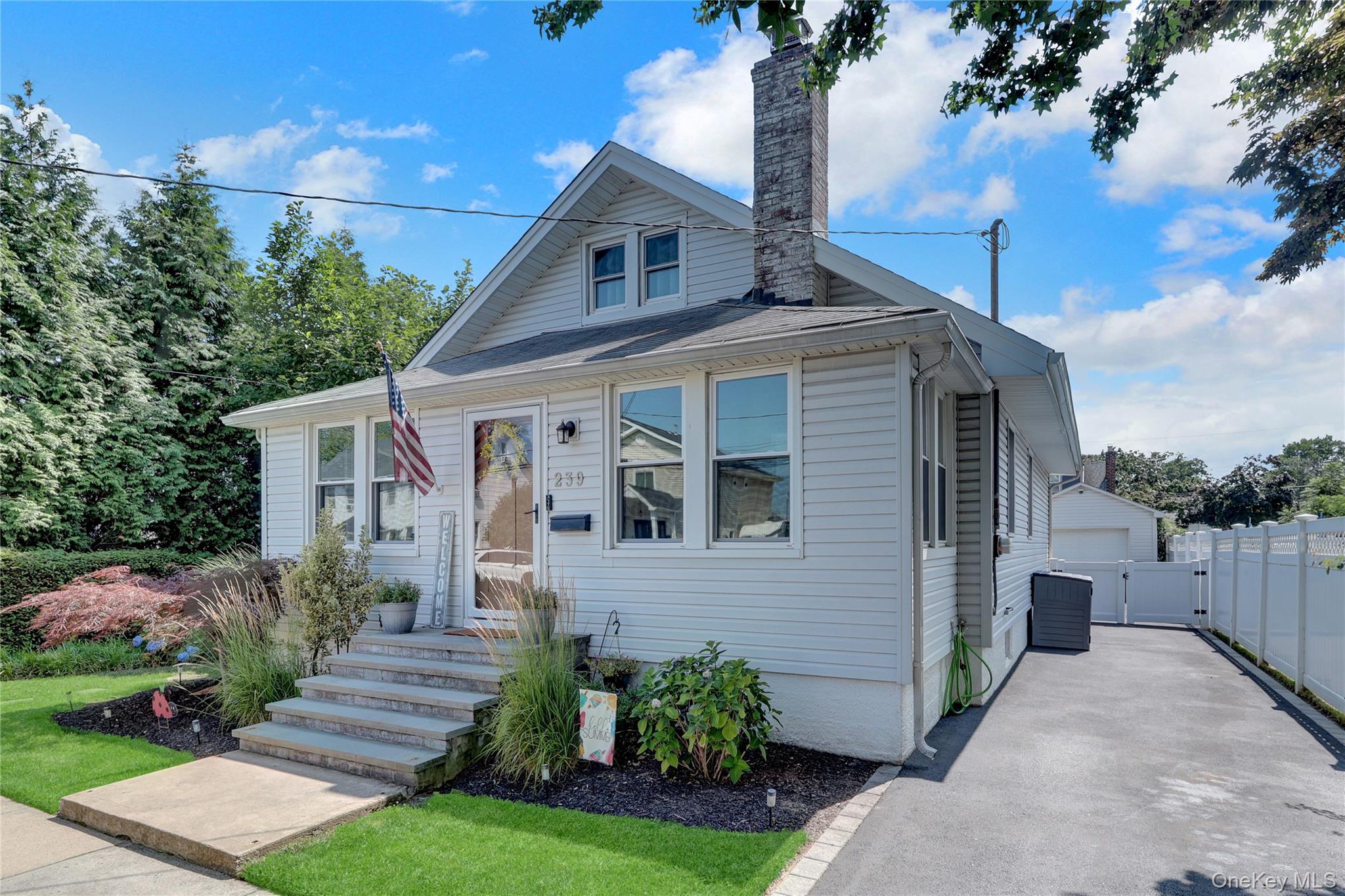 2nd image of 239 S 2nd St, Lindenhurst, NY 11757 | MLS# 1017604