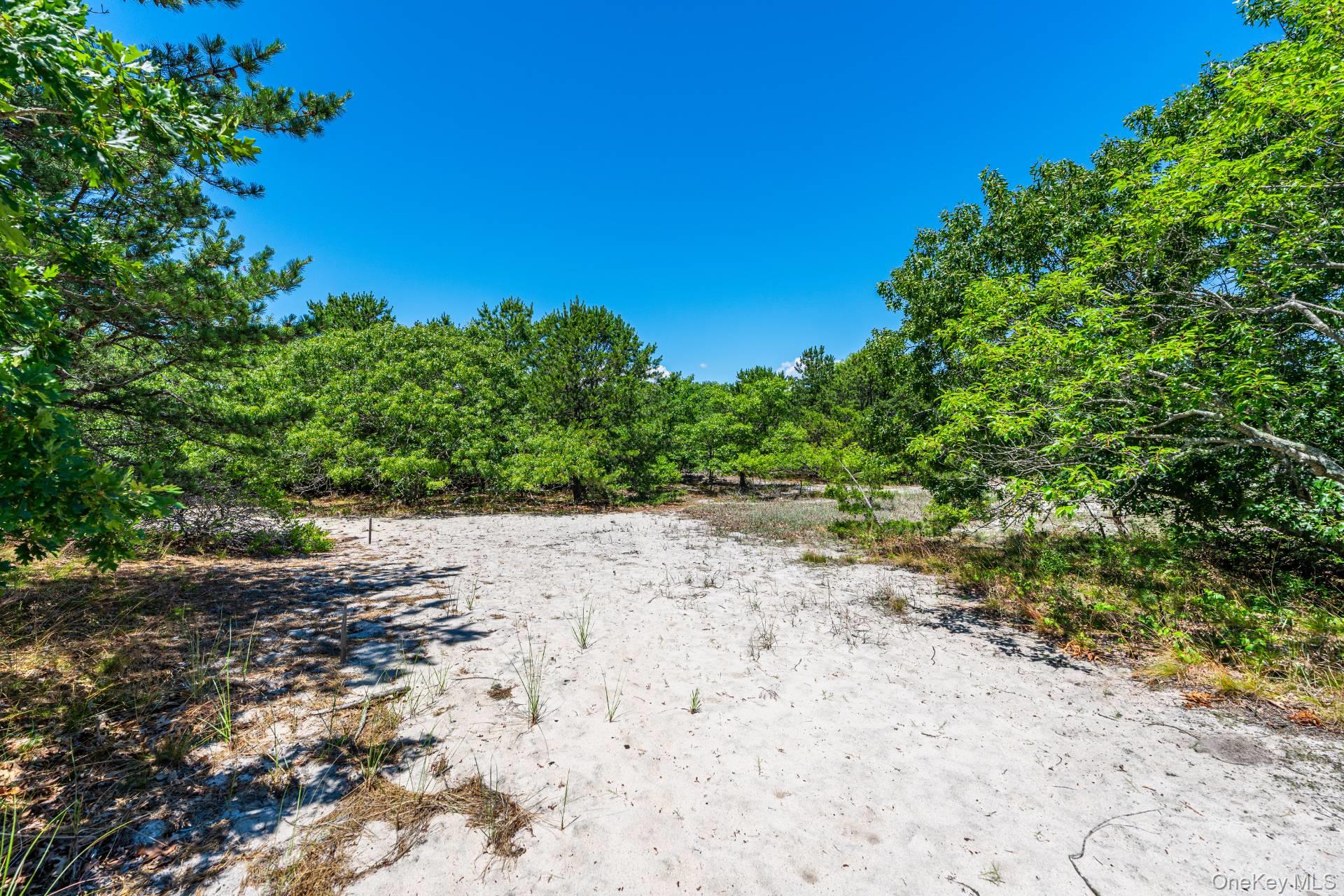 4th image of 420 Lake Dr, Southold, NY 11971 | MLS# 1017614