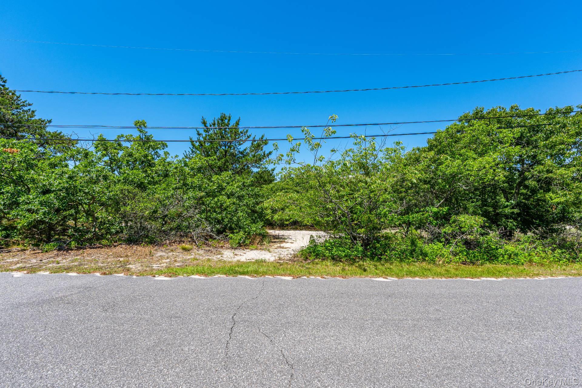 3rd image of 420 Lake Dr, Southold, NY 11971 | MLS# 1017614