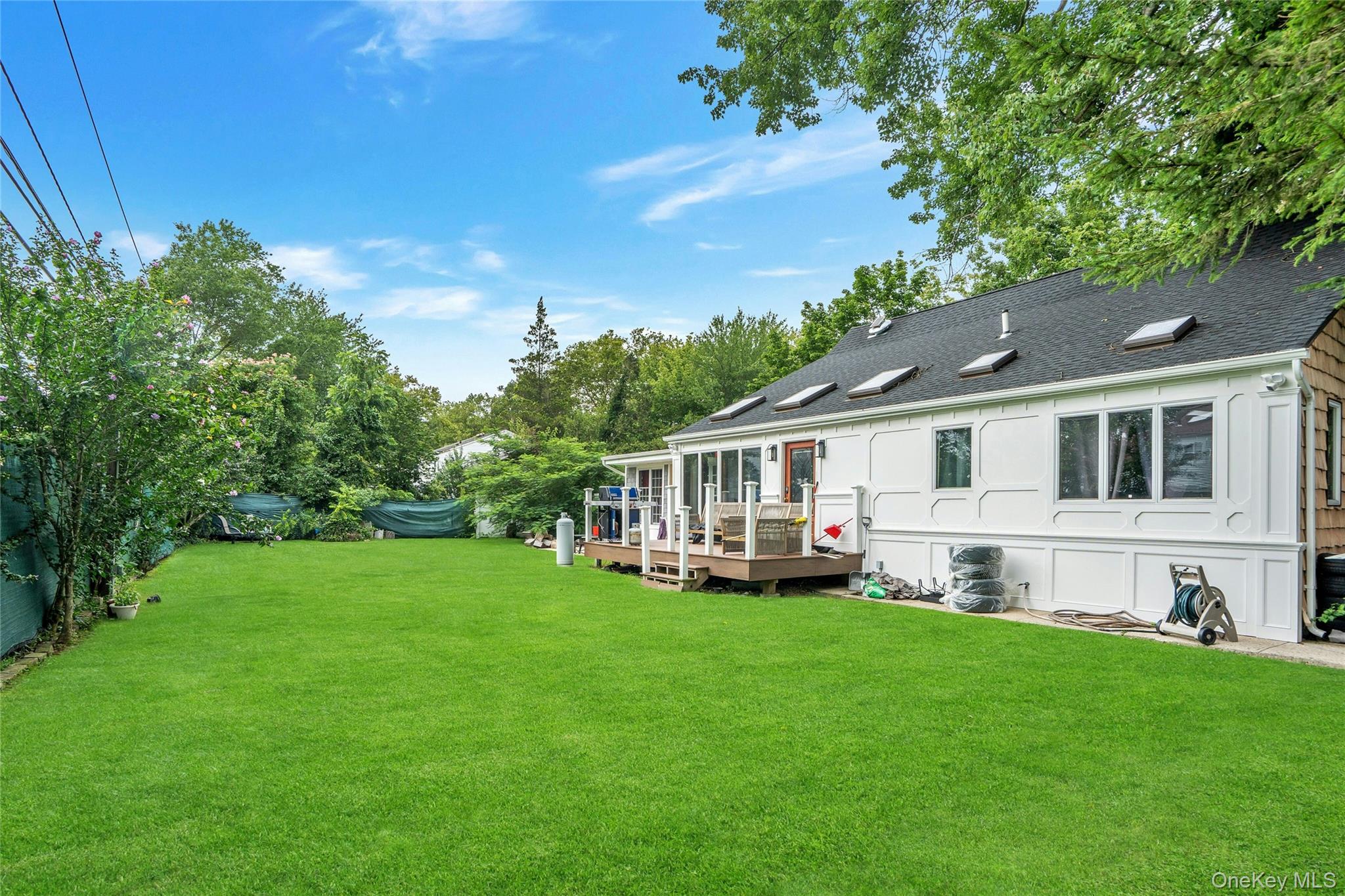 22nd image of 27 Middle Dr, Huntington, NY 11743 | MLS# 1017820