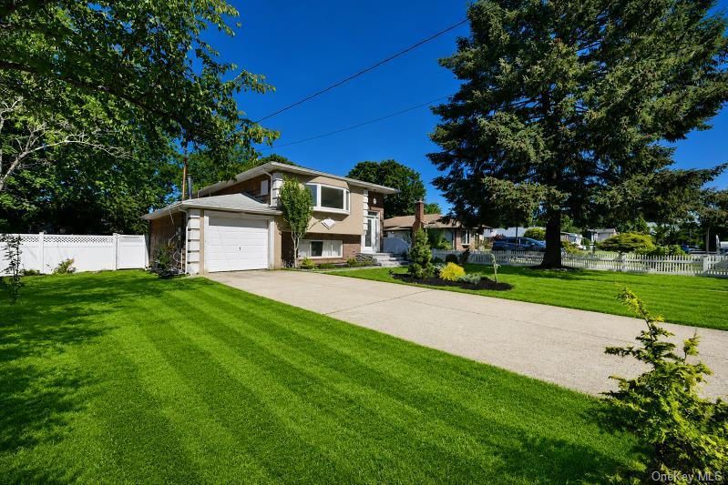 4th image of 10 Miller Ave, Islip, NY 11722 | MLS# 1018059