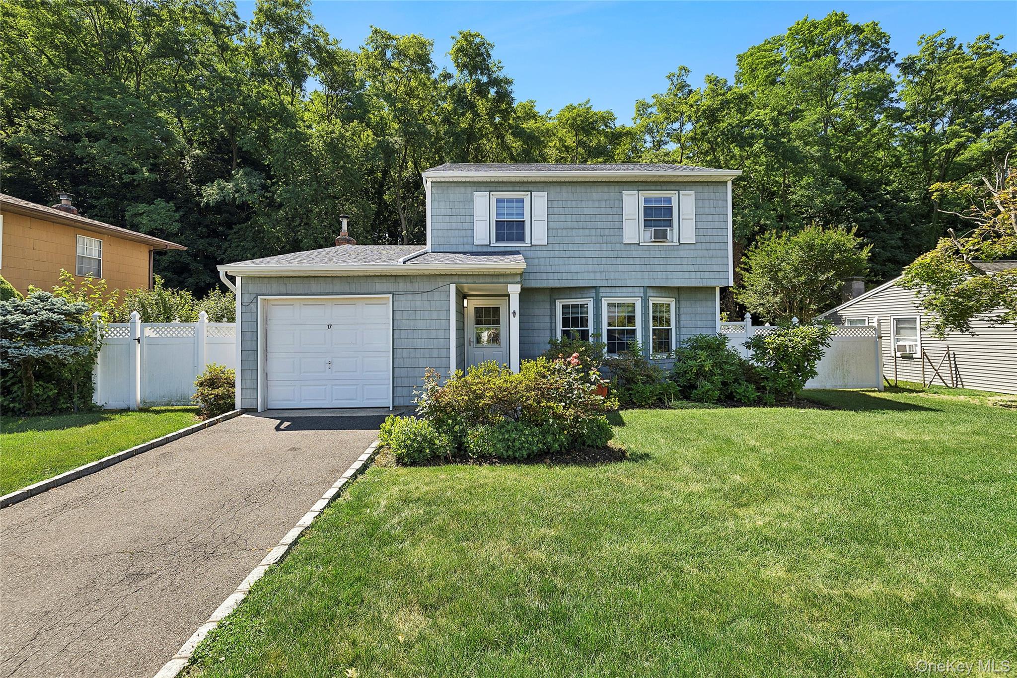 28th image of 17 Harmony Ln, Glen Cove, NY 11542 | MLS# 1018243