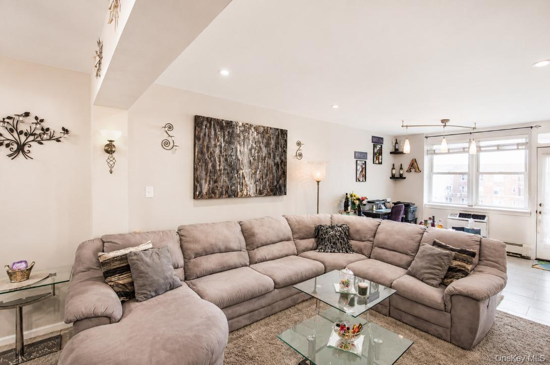 3rd image of 210 E Broadway #6L, Long Beach, NY 11561 | MLS# 1018270