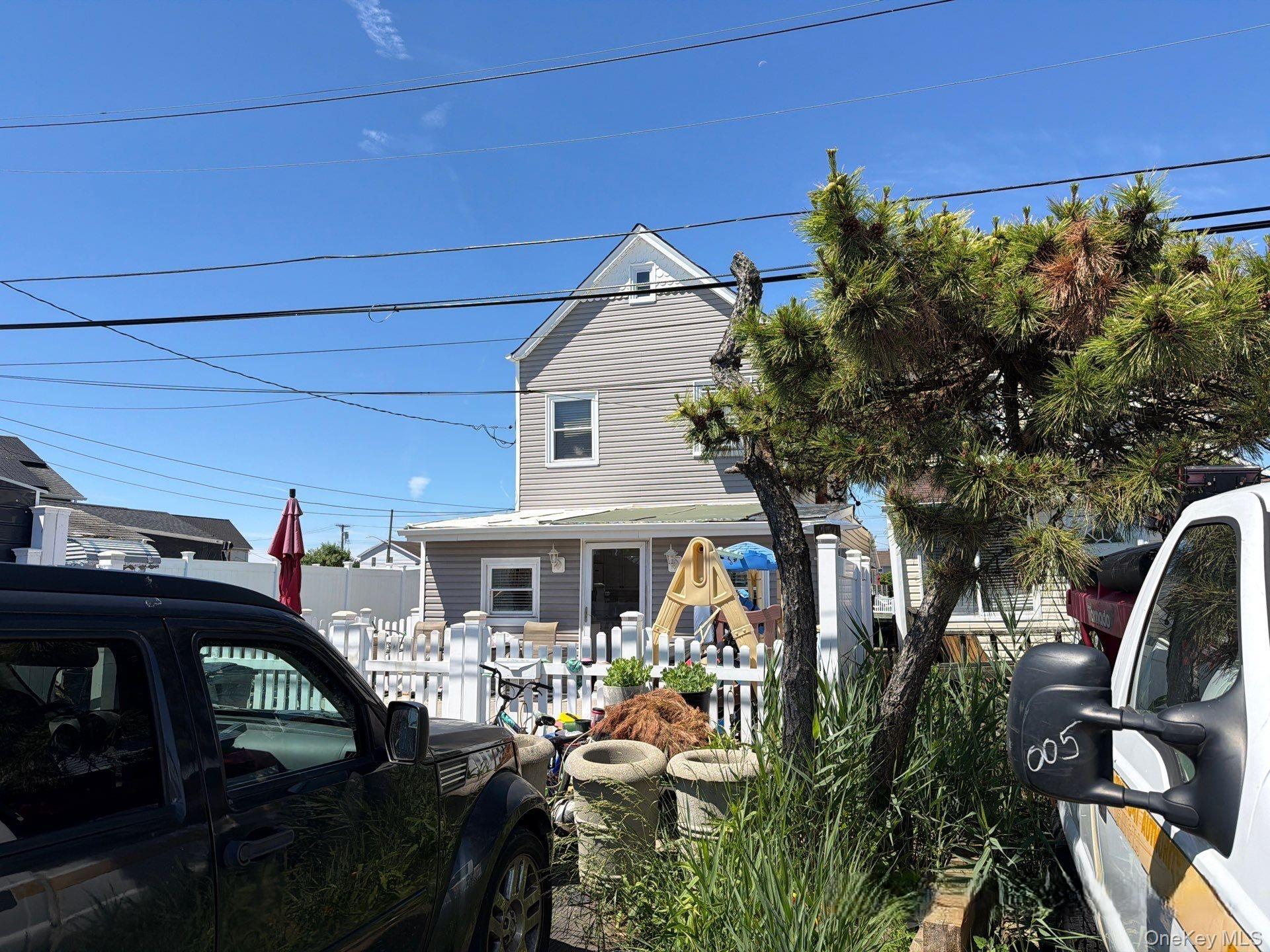 4th image of 4 Bayview Ave, New York, NY 11414 | MLS# 1018539