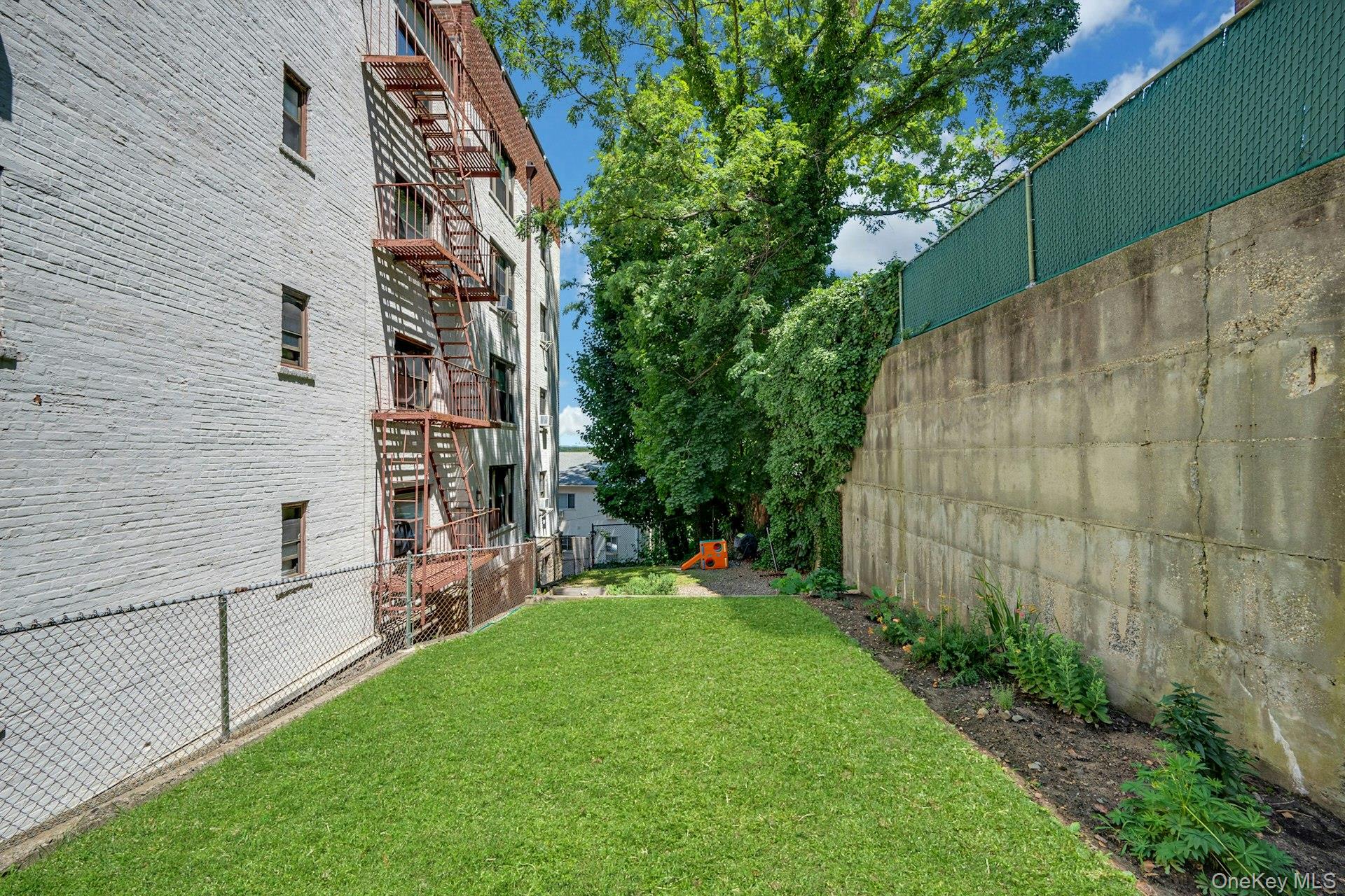 2nd image of 36 Westview Ave, Eastchester, NY 10707