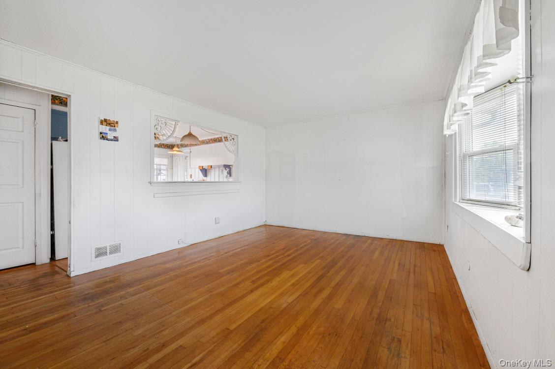 3rd image of 18 Plymouth Rd, Massapequa, NY 11758 | MLS# 1018854