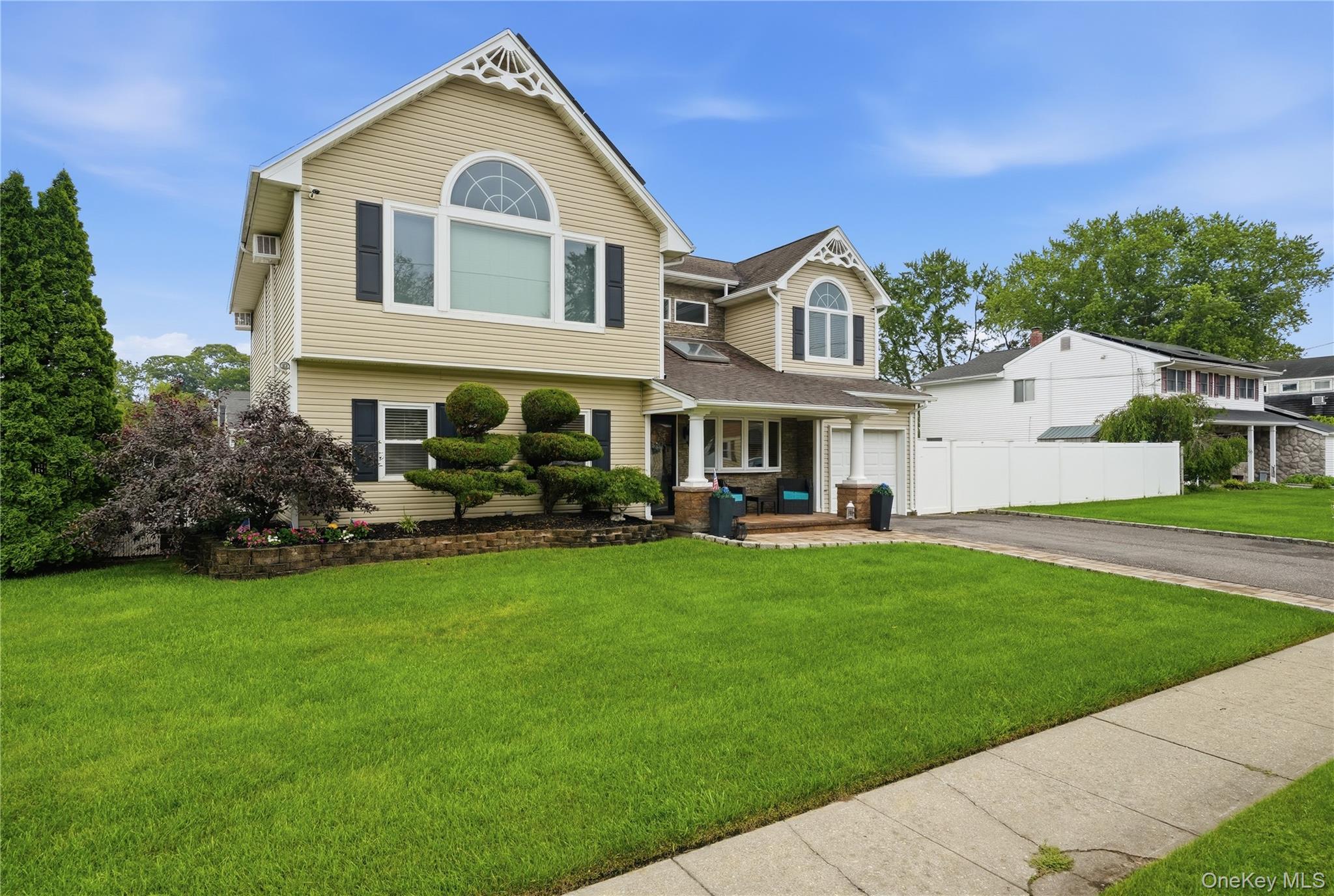 40th image of 1 Gould Dr, Brookhaven, NY 11755 | MLS# 1019380