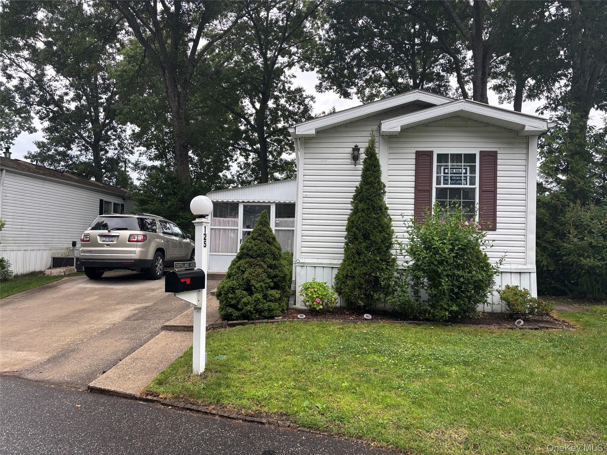 2nd image of 1661 Old Country Rd #125, Riverhead, NY 11901 | MLS# 1019381