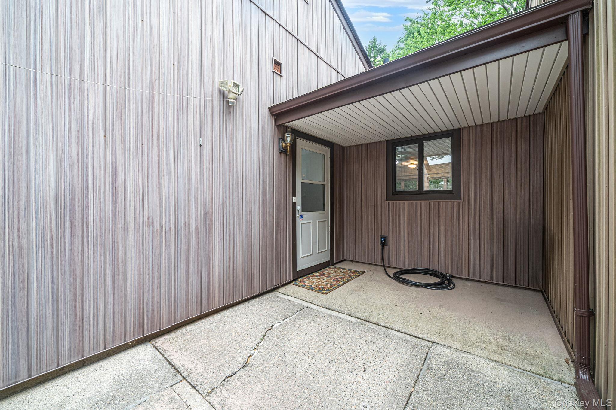 4th image of 194 Strathmore Gate Dr, Brookhaven, NY 11790 | MLS# 1019642
