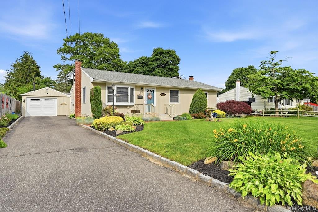 2nd image of 32 Jackson St, Riverhead, NY 11901 | MLS# 1019827