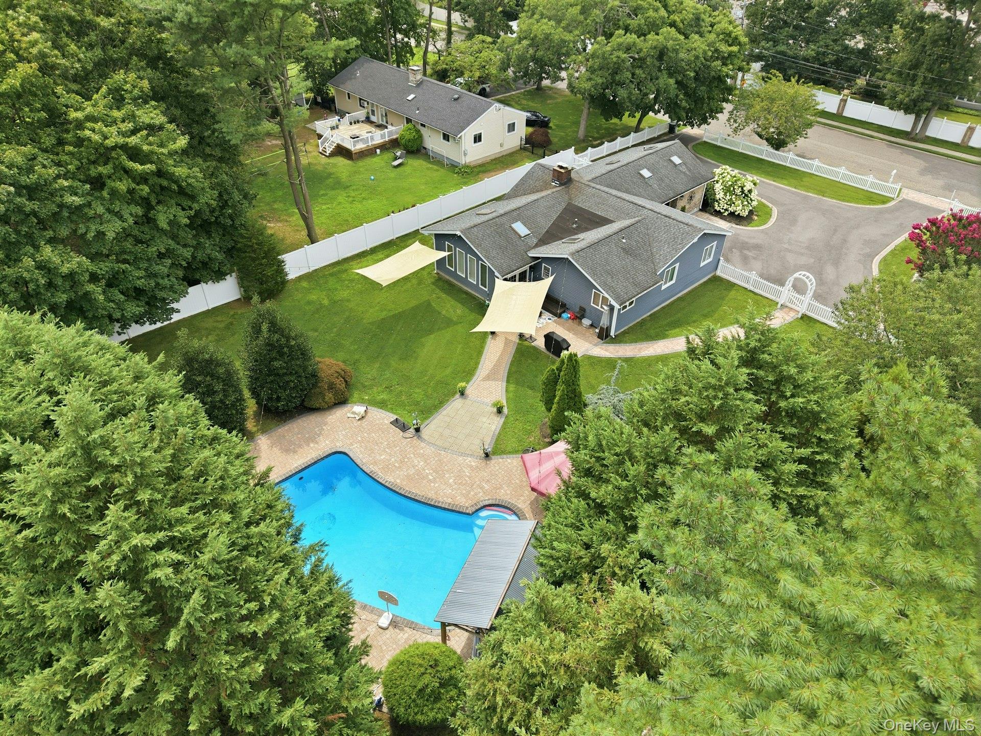 5th image of 703 Lincoln Ave, Islip, NY 11782 | MLS# 1019865