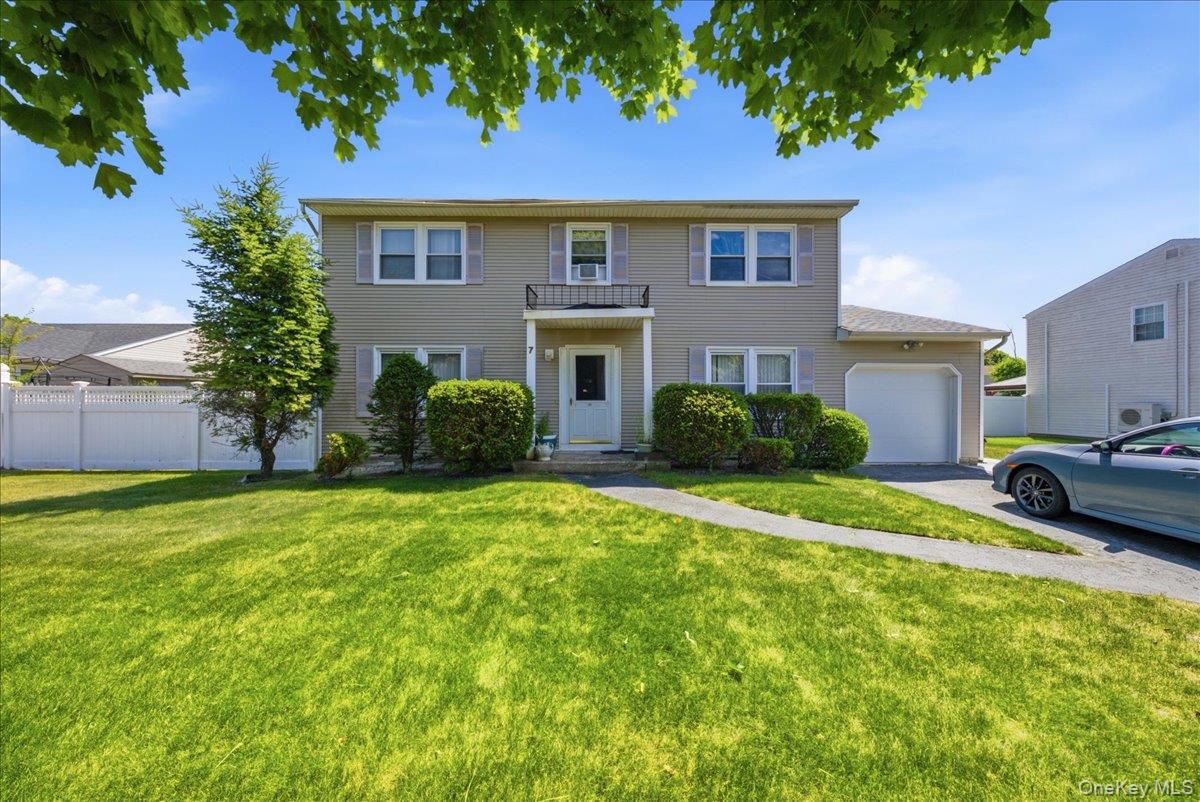 26th image of 7 Apple Blossom Ln, East Patchogue, NY 11772 | MLS# 1019899