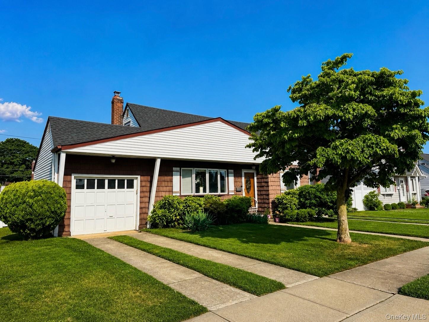 1st image of 183 Lee Ave, Oyster Bay, NY 11801 | MLS# 1020015