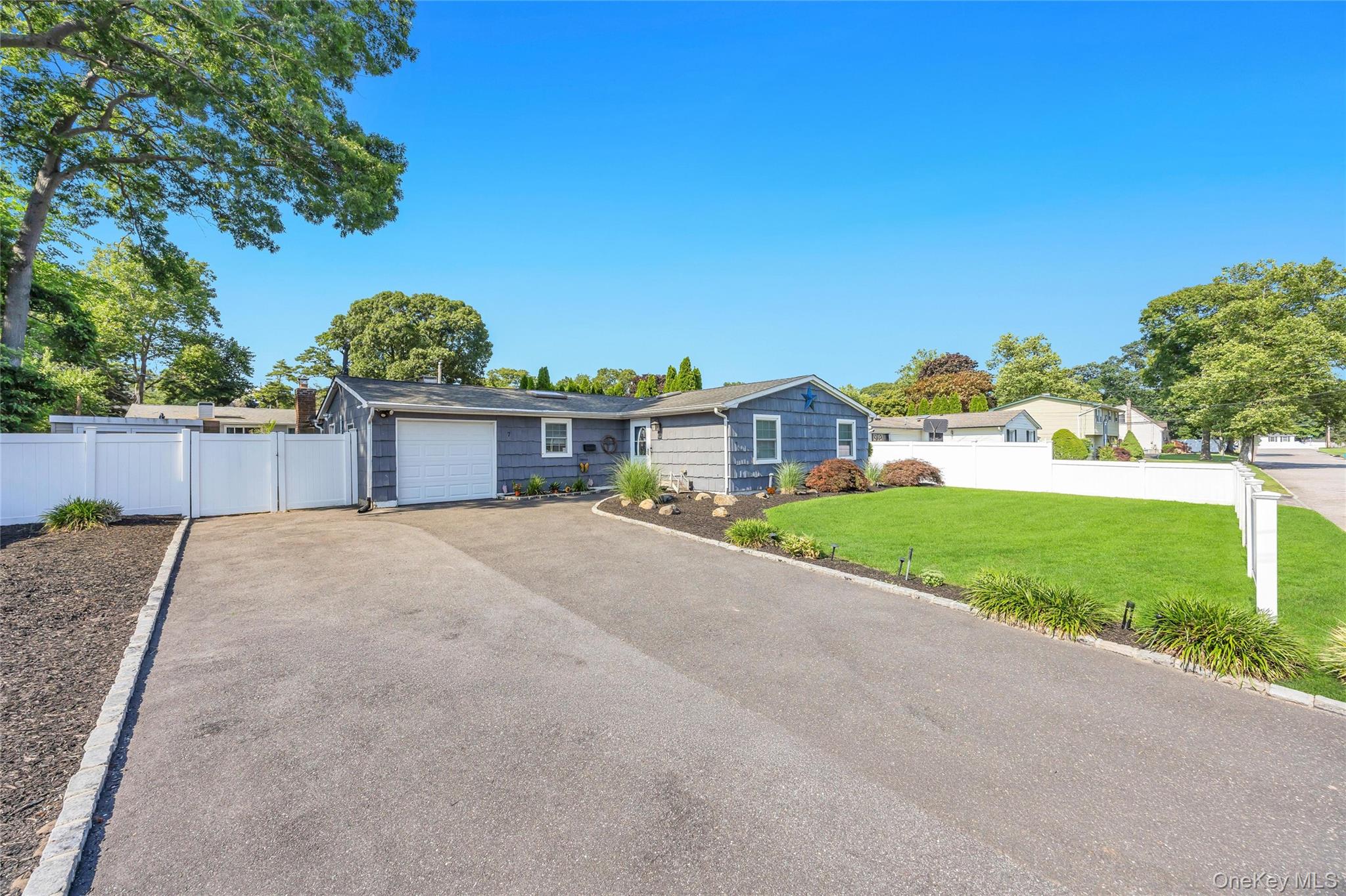 2nd image of 7 Amherst Rd, Ronkonkoma, NY 11779 | MLS# 1020062
