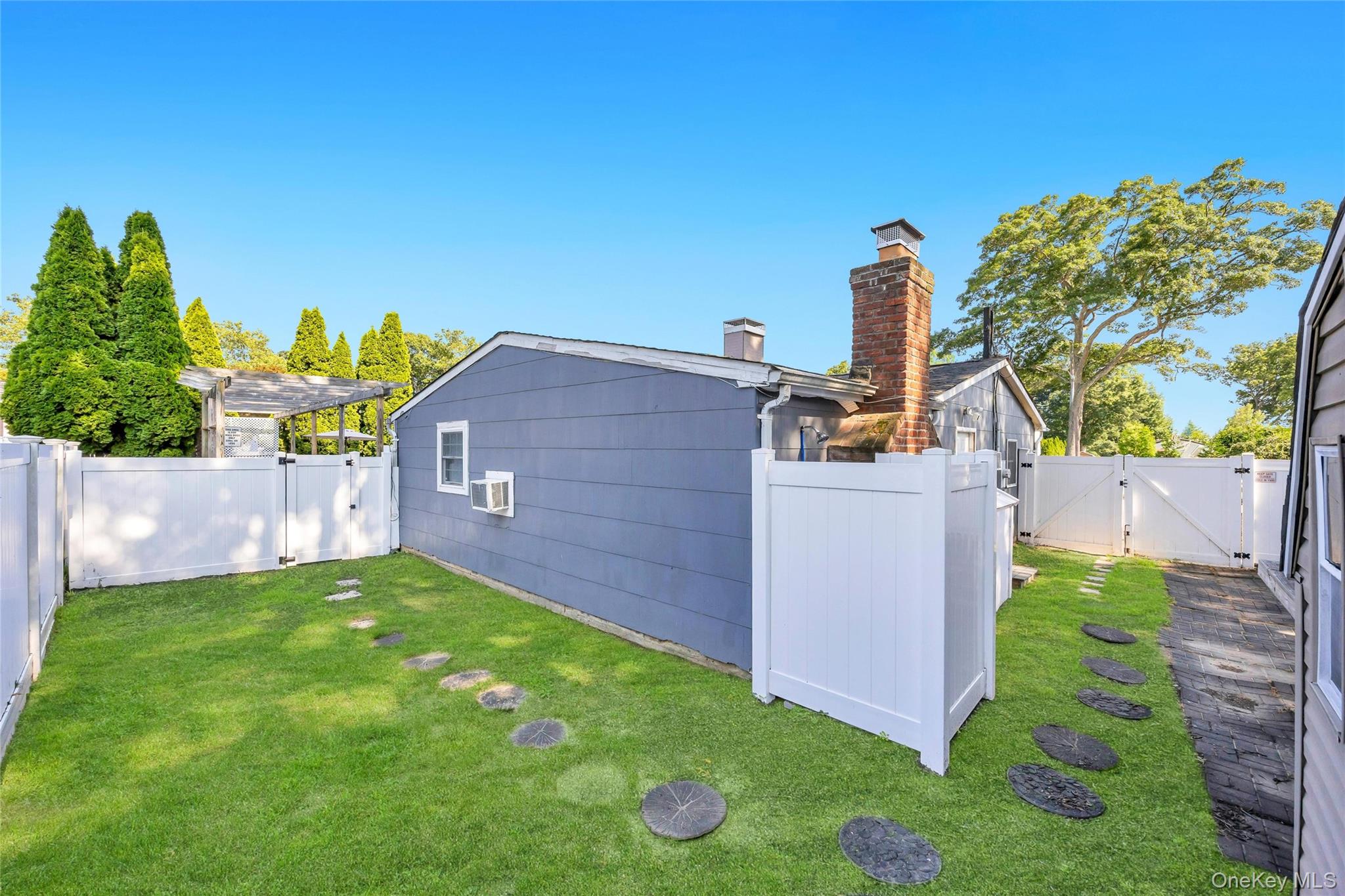 4th image of 7 Amherst Rd, Ronkonkoma, NY 11779 | MLS# 1020062