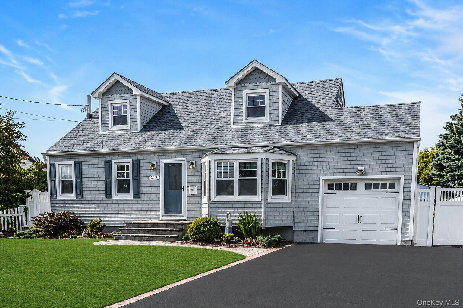 3rd image of 219 N Nassau Ave, Oyster Bay, NY 11758 | MLS# 1020161