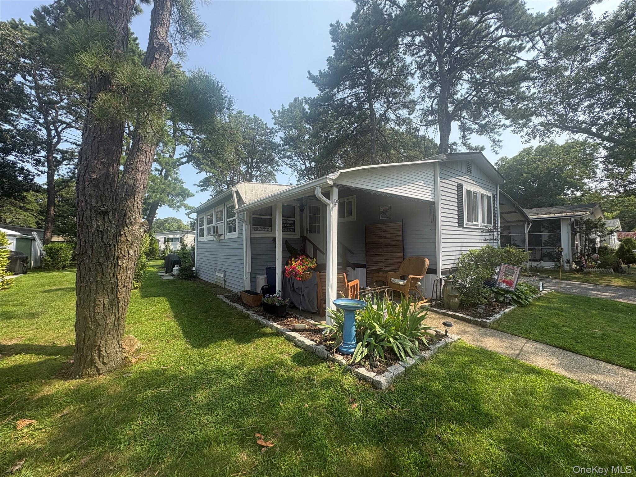 2nd image of 525/158 Riverleigh Ave Riverleigh, Riverhead, NY 11901 | MLS# 1020237