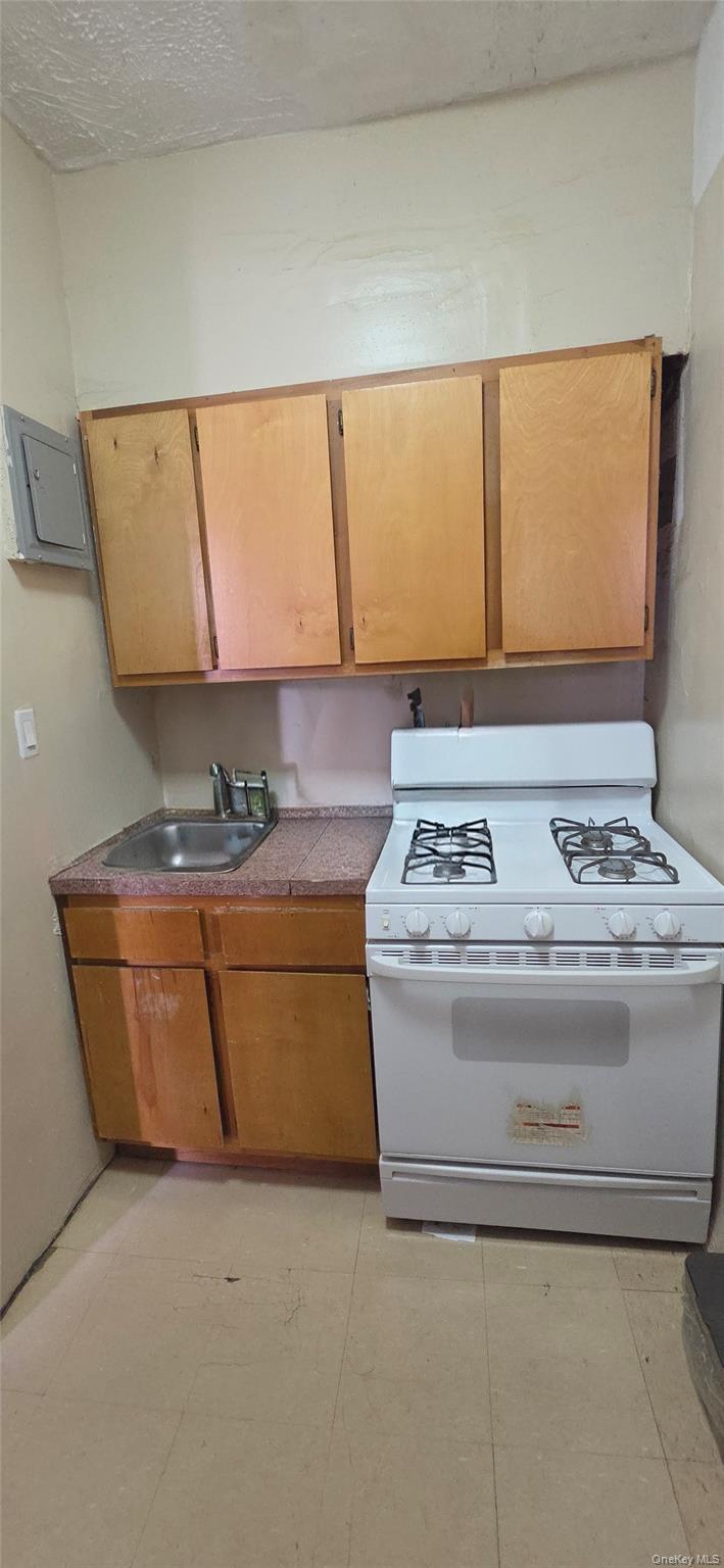 2nd image of 32-30 93Rd St, East Elmhurst, NY 11369