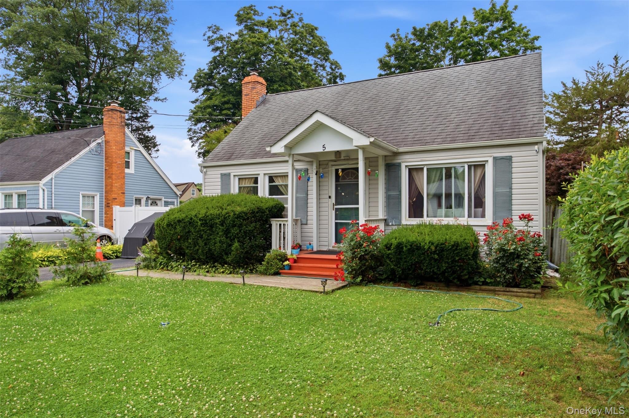 3rd image of 5 Putnam Pl, Huntington, NY 11746 | MLS# 1020516