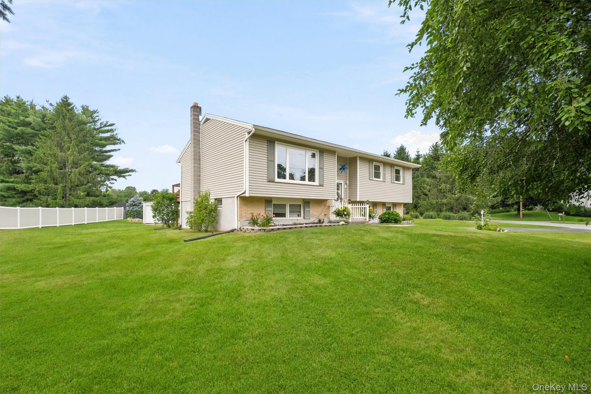 2nd image of 40 Long Meadow Dr, Hyde Park, NY 12580 | MLS# 1020599