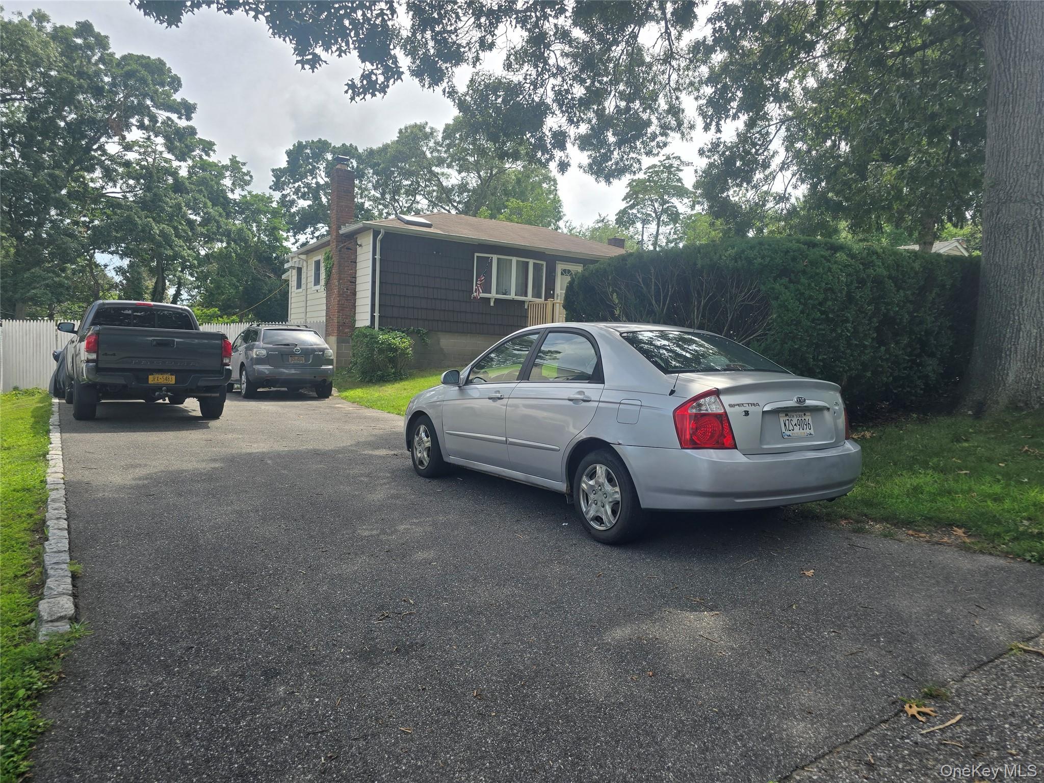 3rd image of 20 Birch Rd, Brookhaven, NY 11738 | MLS# 1020644