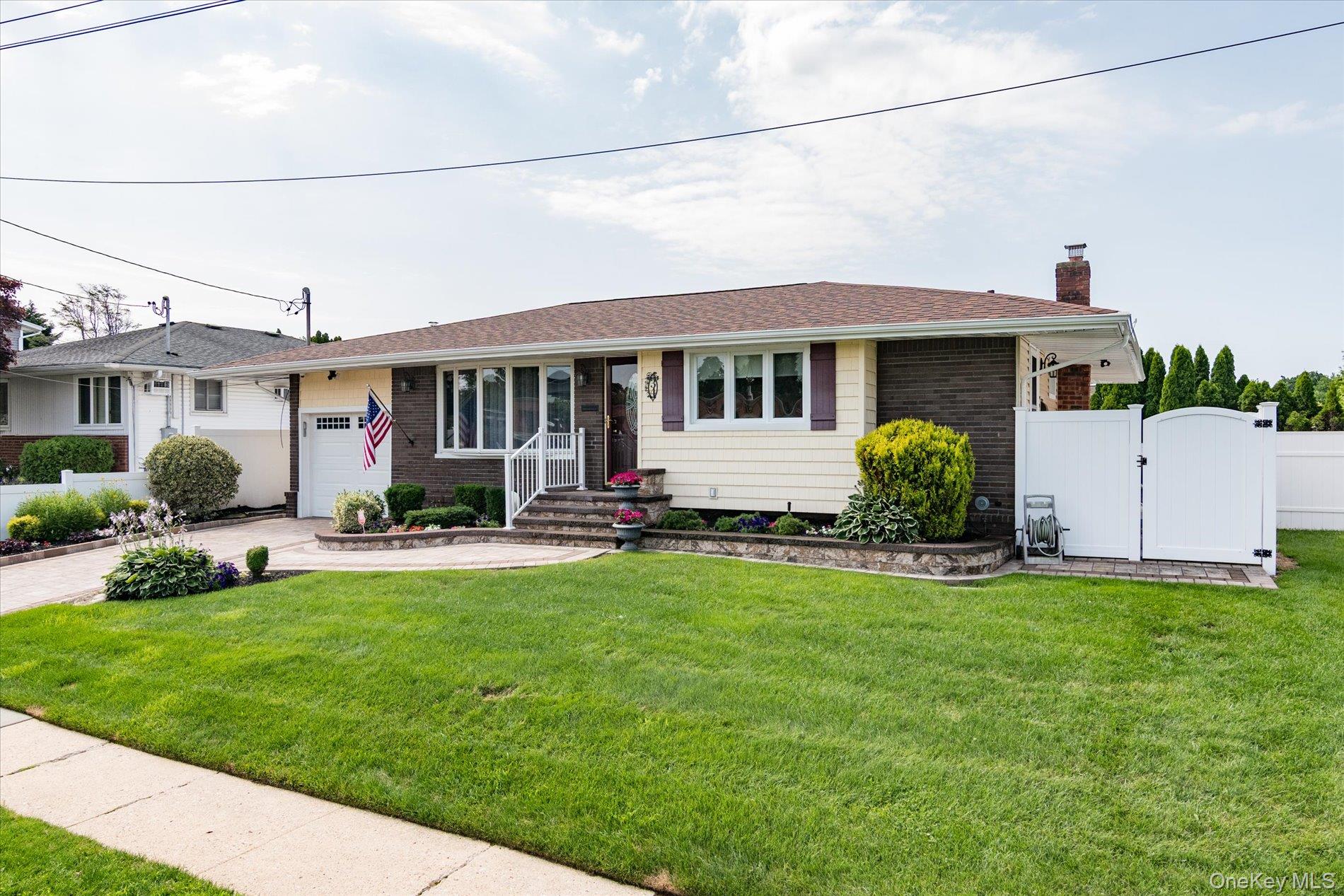 3rd image of 34 1St Ave, Oyster Bay, NY 11735 | MLS# 1020868